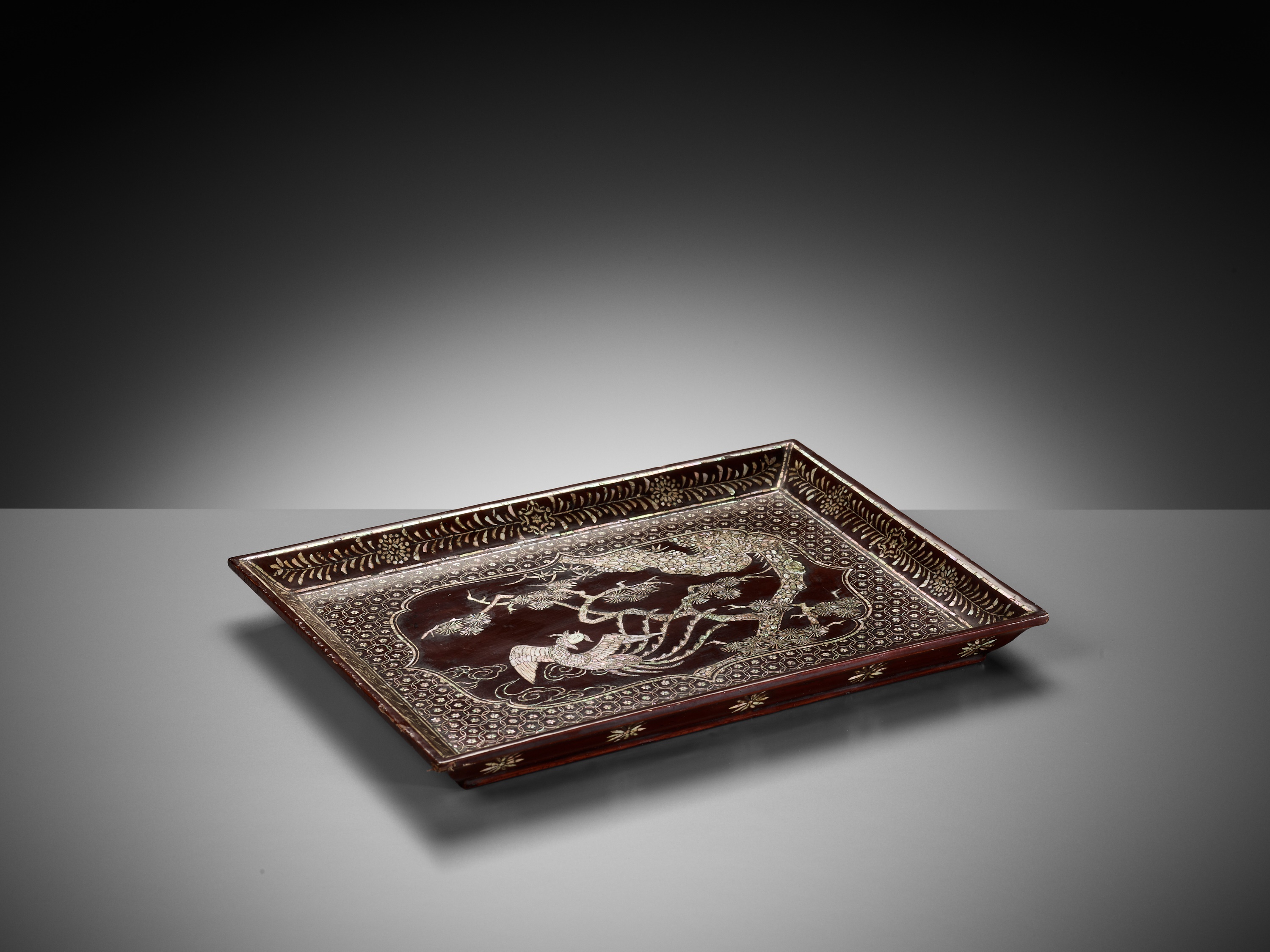 A RARE INLAID LACQUER 'PHOENIX' TRAY, MING DYNASTY - Image 3 of 8