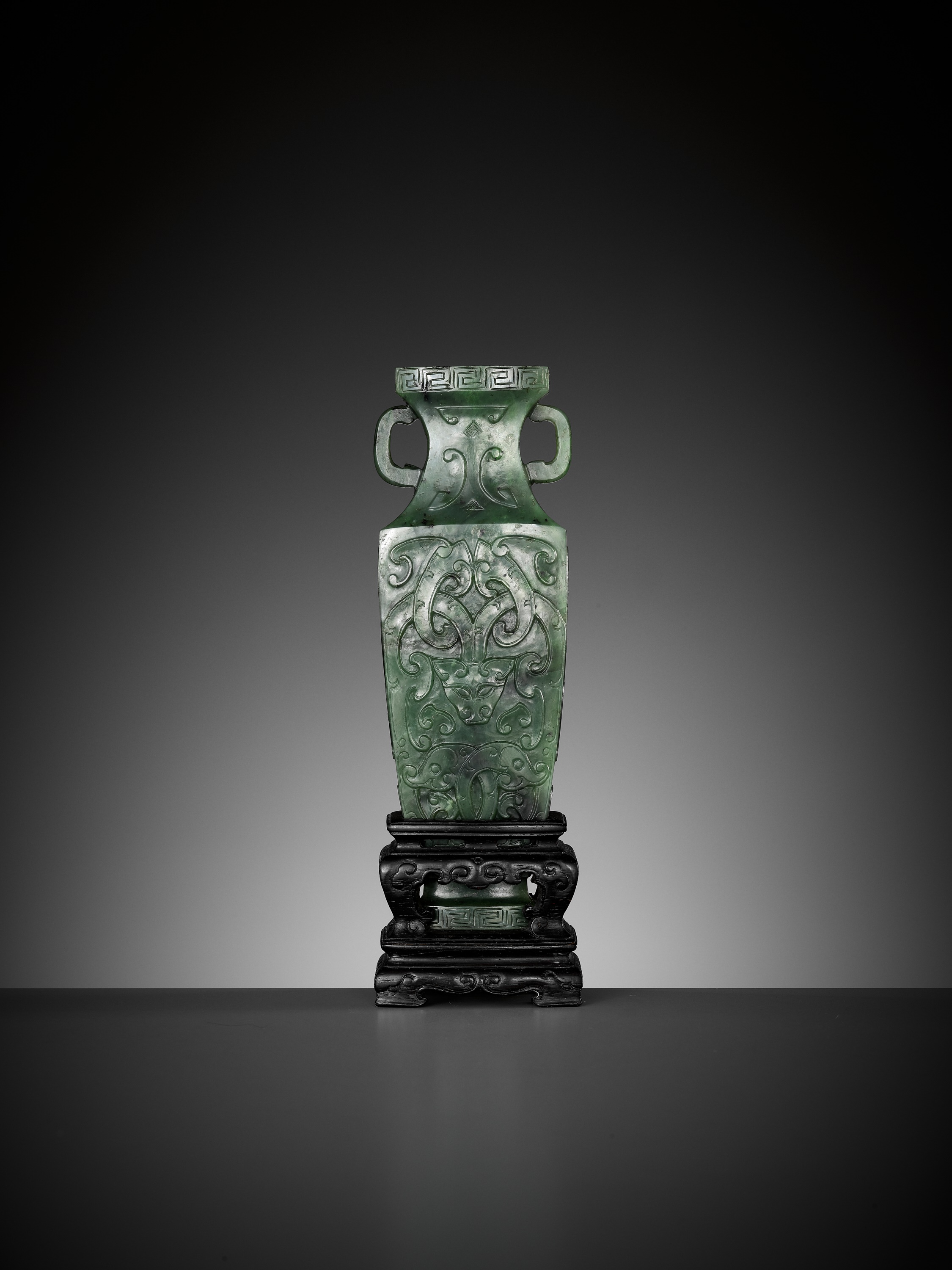 A SPINACH GREEN JADE MINIATURE 'ARCHAISTIC' VASE, 18TH-19TH CENTURY - Image 12 of 19