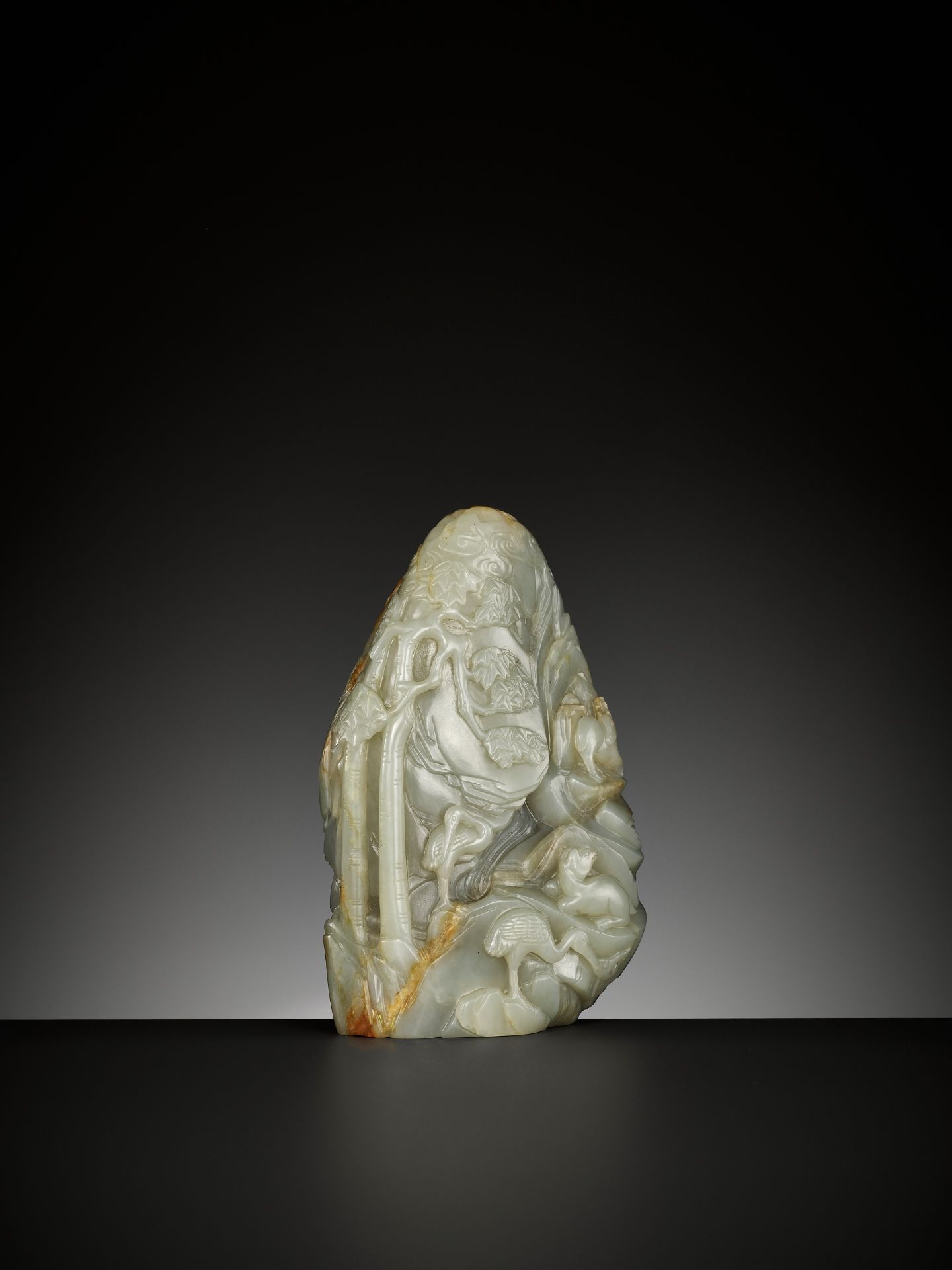 A CELADON AND RUSSET JADE 'DEER AND CRANE' BOULDER, 18TH CENTURY - Bild 3 aus 15