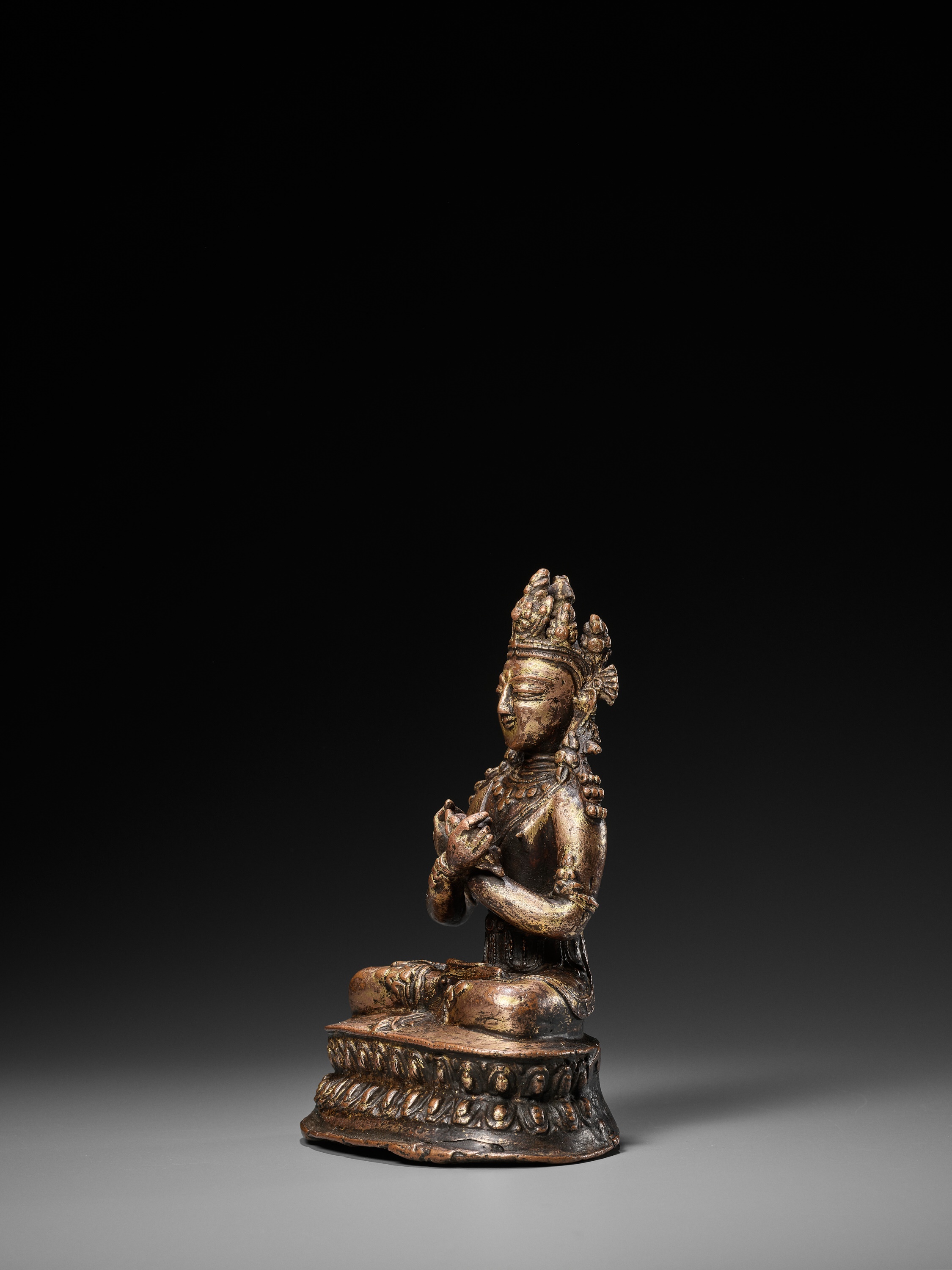 A GILT COPPER-ALLOY FIGURE OF VAJRADHARA, 15th-16TH CENTURY OR EARLIER - Image 7 of 13
