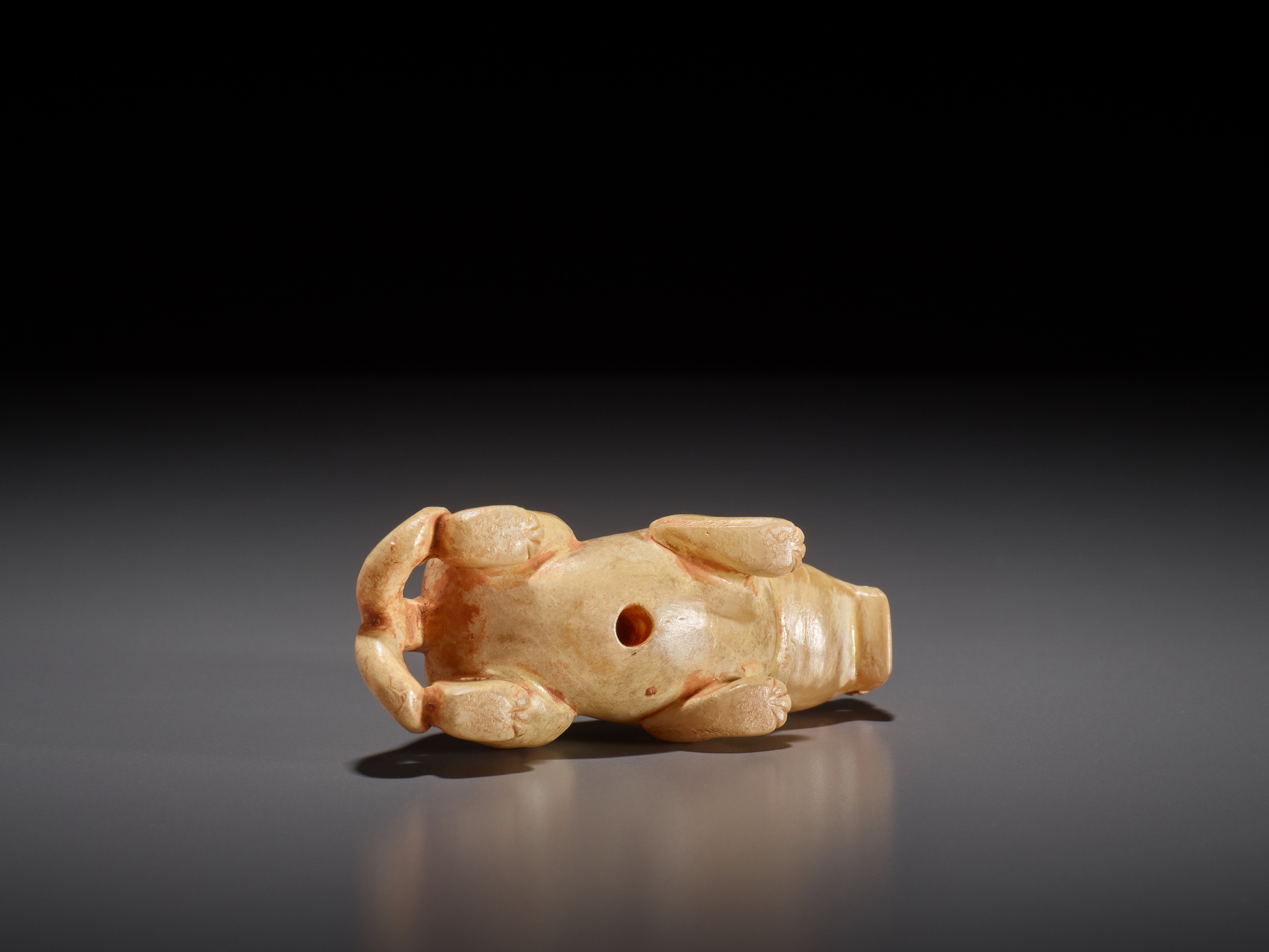 A SMALL JADE FIGURE OF A BIXIE, SIX DYNASTIES - Image 8 of 9