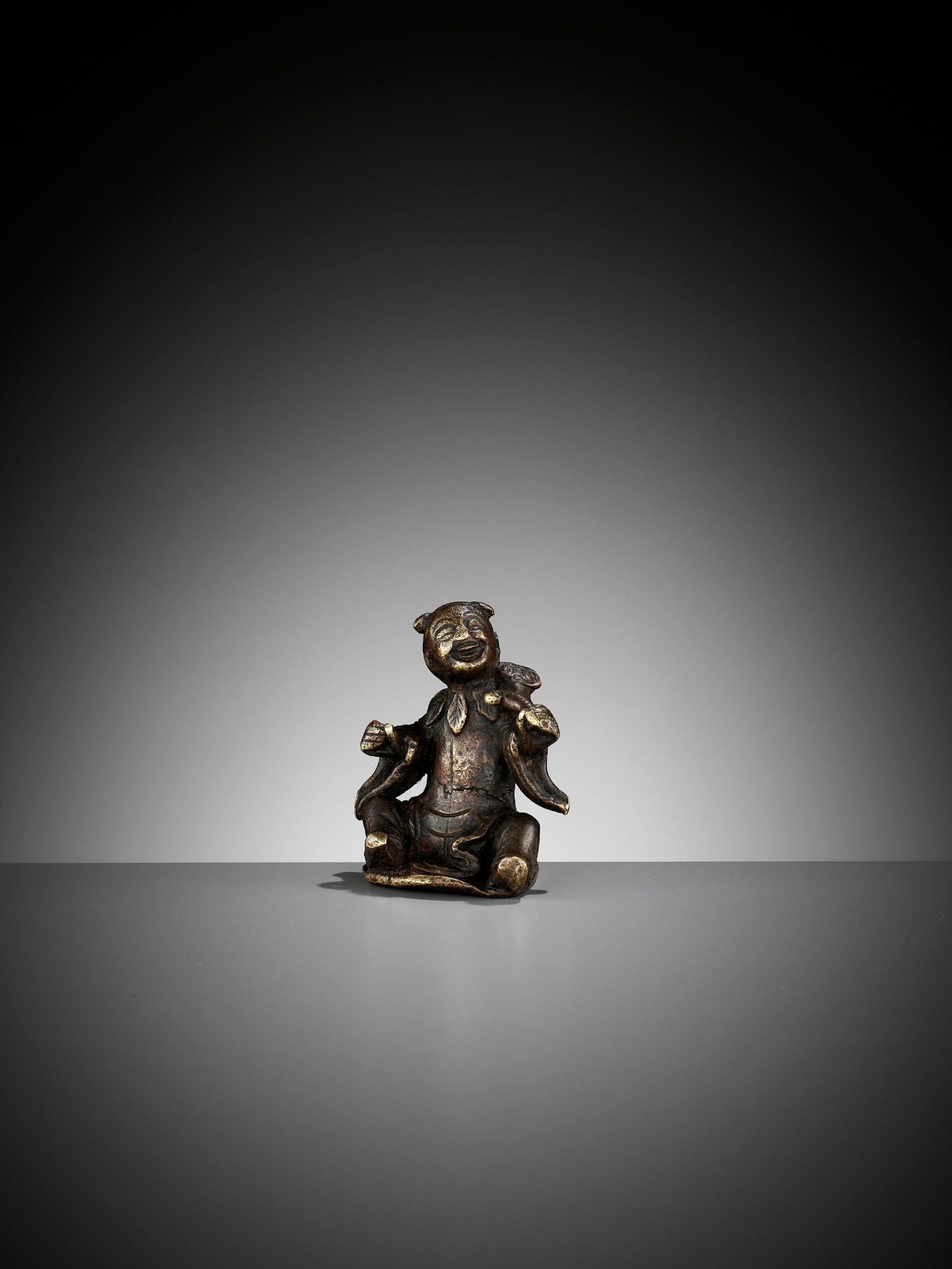 A BRONZE WEIGHT OF AN IMMORTAL, MING DYNASTY - Image 7 of 8