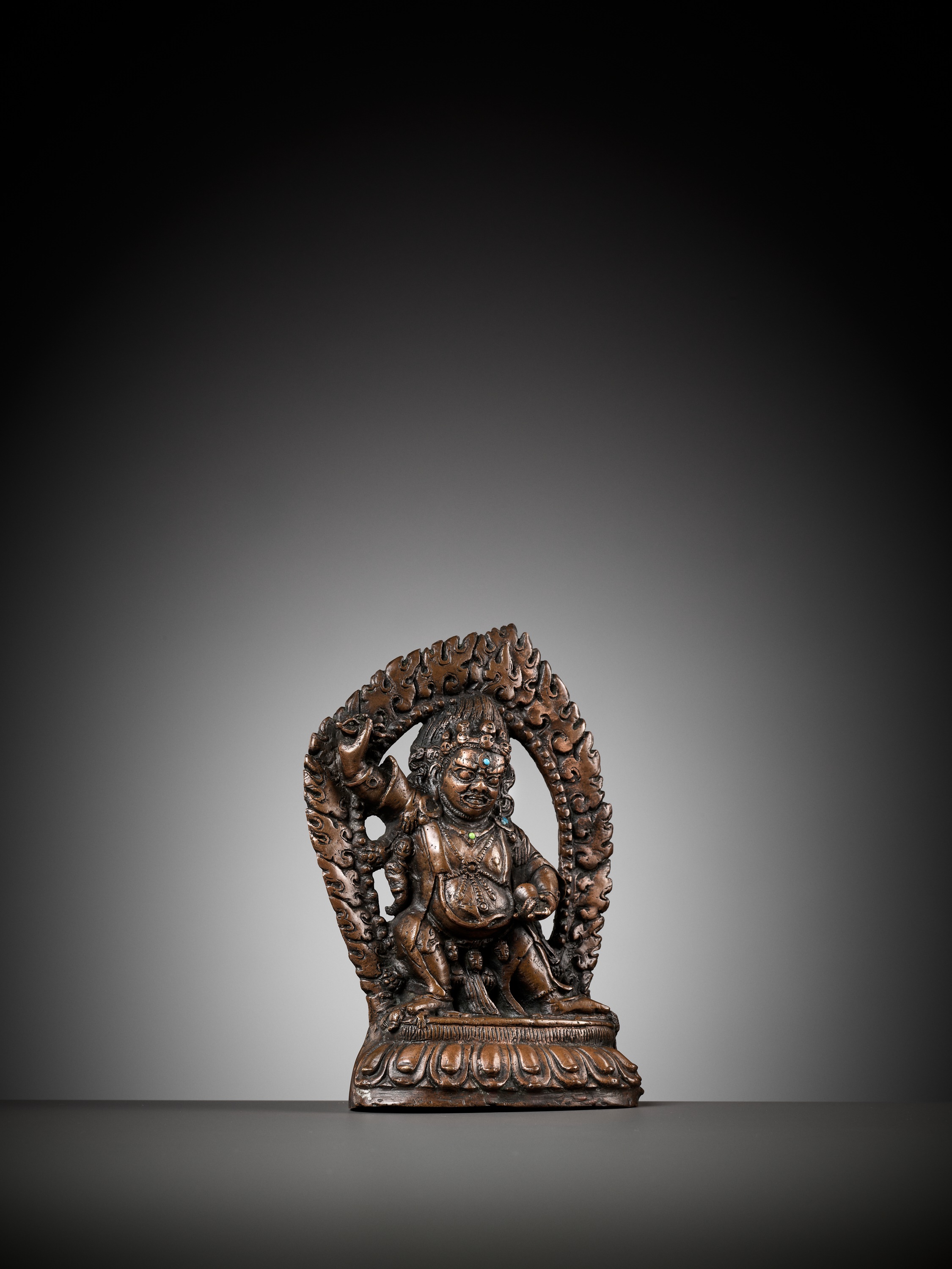 A COPPER ALLOY FIGURE OF VAJRAPANI - Image 9 of 10
