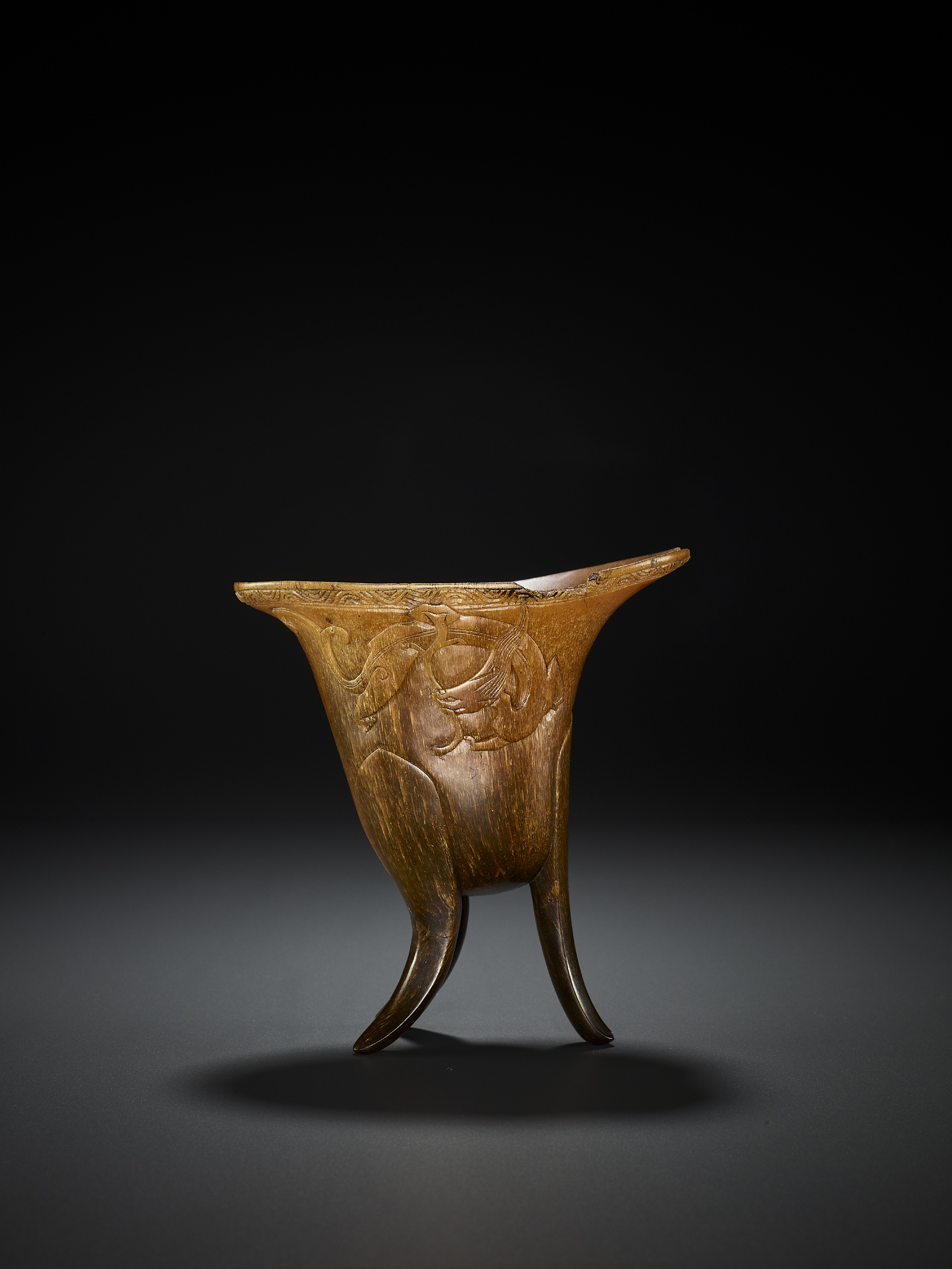 A RHINOCEROS HORN ARCHAISTIC LIBATION CUP, JUE, EARLY QING DYNASTY - Image 3 of 11