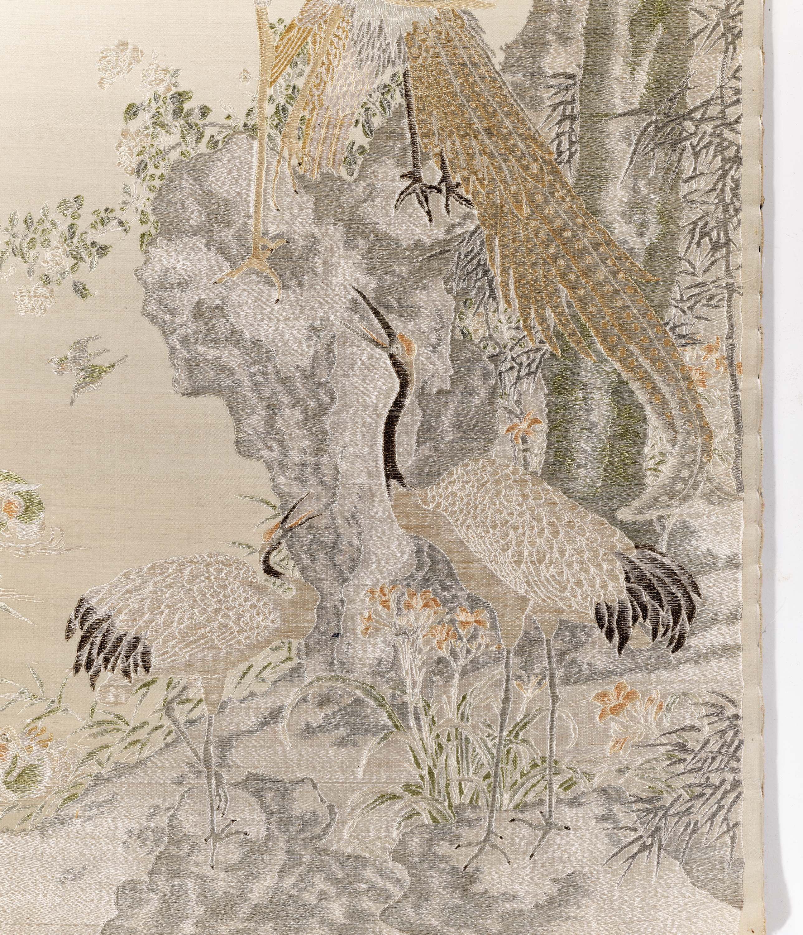AN EMBROIDERED 'CRANES WORSHIPPING THE PHOENIX' SILK PANEL, 19TH CENTURY - Image 6 of 10