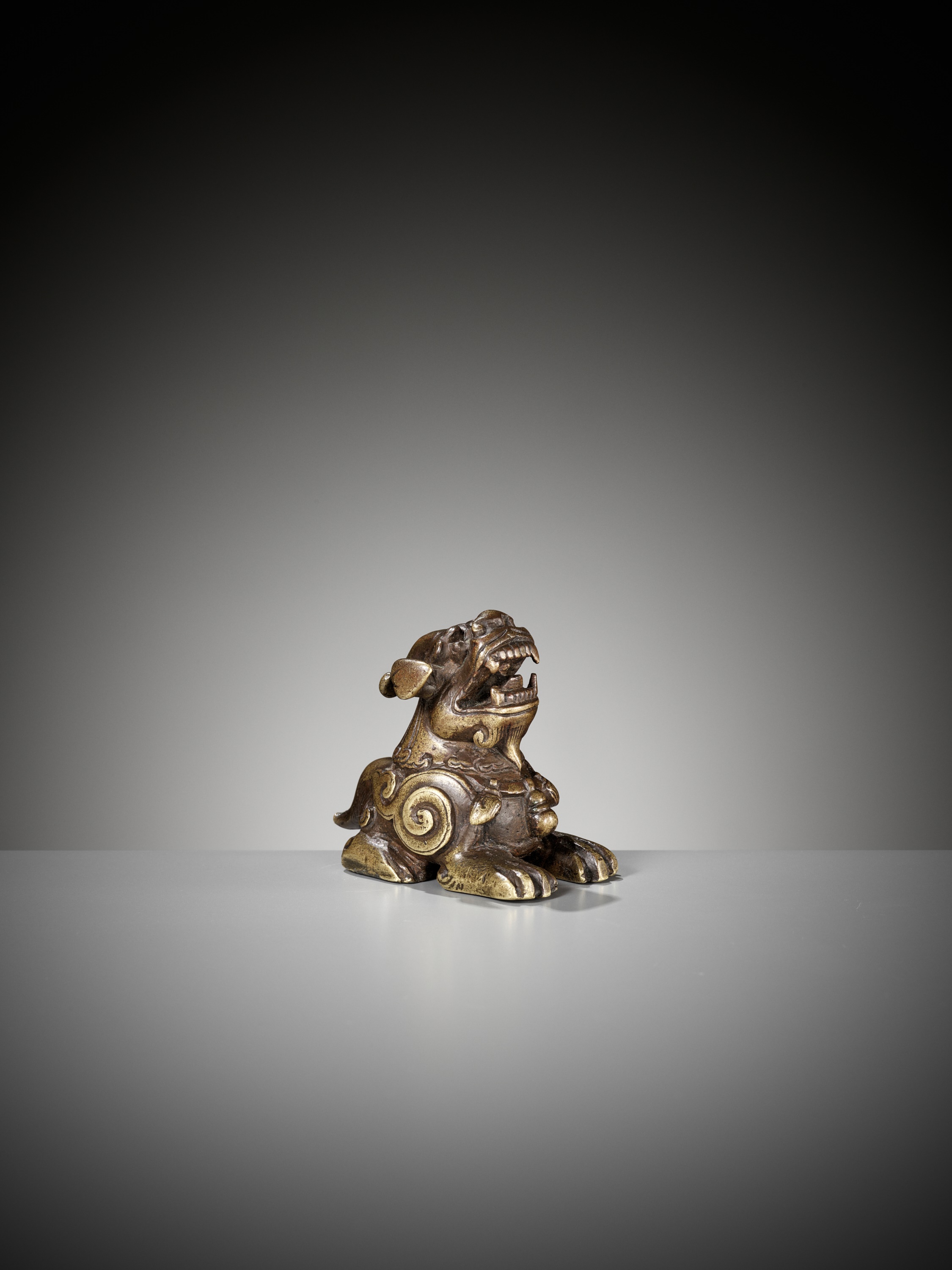 A BRONZE 'LUDUAN' WEIGHT, 17TH CENTURY - Image 2 of 13