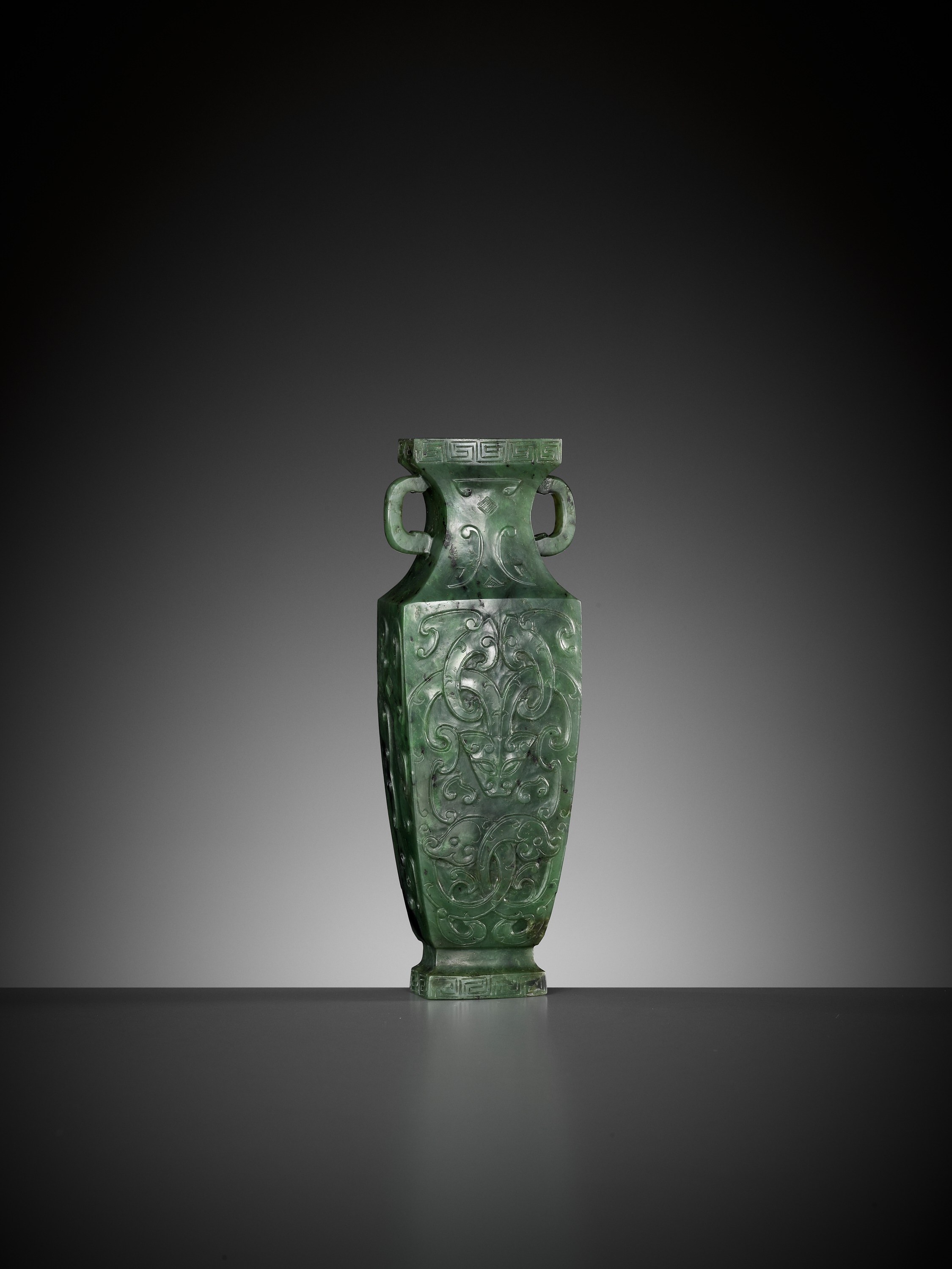 A SPINACH GREEN JADE MINIATURE 'ARCHAISTIC' VASE, 18TH-19TH CENTURY - Image 8 of 19