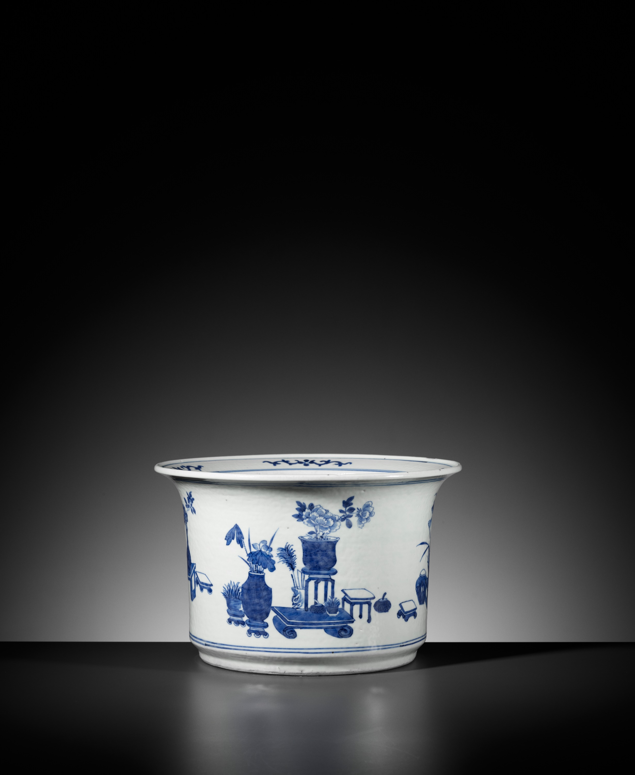 A BLUE AND WHITE 'HUNDRED TREASURES' JARDINIERE, QING DYNASTY - Image 5 of 7