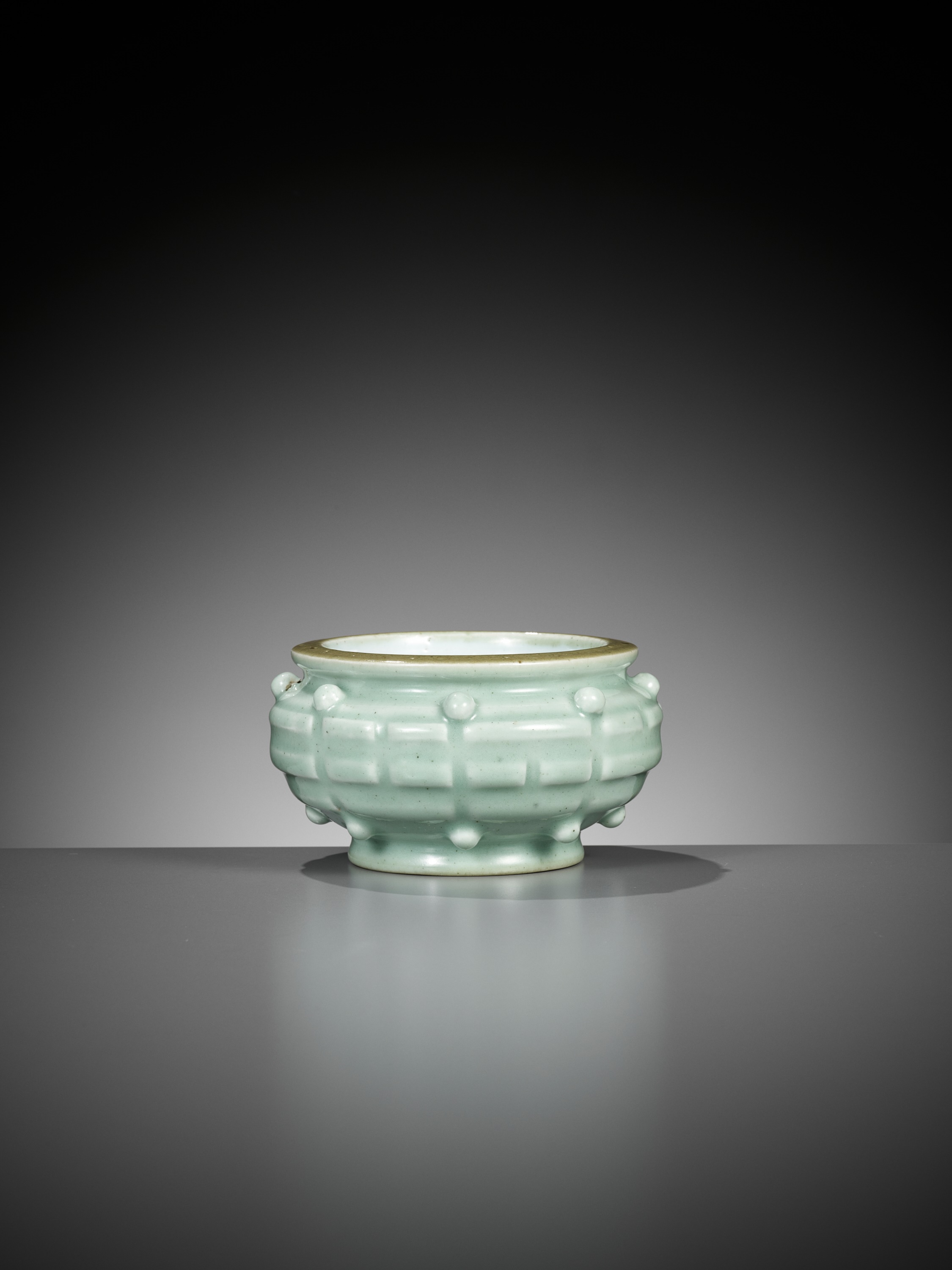 A CELADON GLAZED BAGUA CENSER, EARLY QING DYNASTY - Image 7 of 9