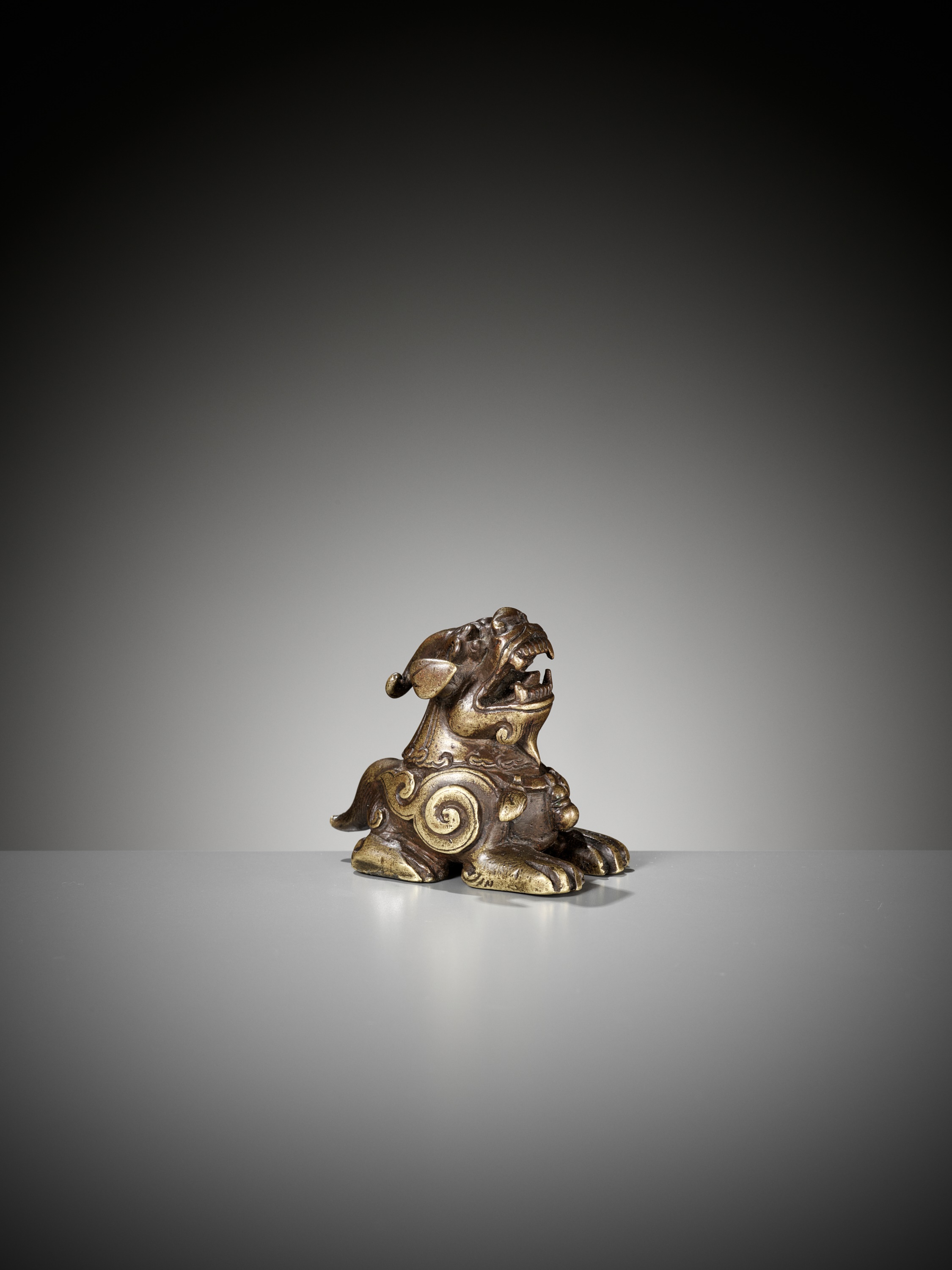 A BRONZE 'LUDUAN' WEIGHT, 17TH CENTURY - Image 10 of 13
