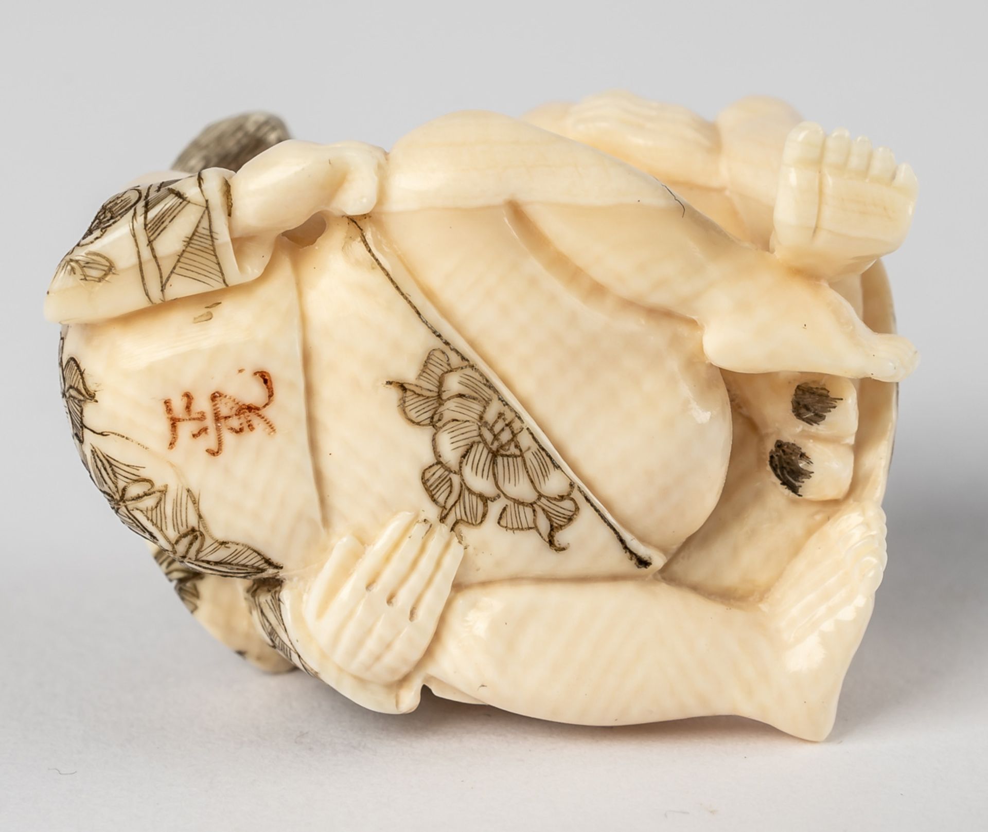 NETSUKE MIT EROTISCHER SZENE - Image 2 of 2