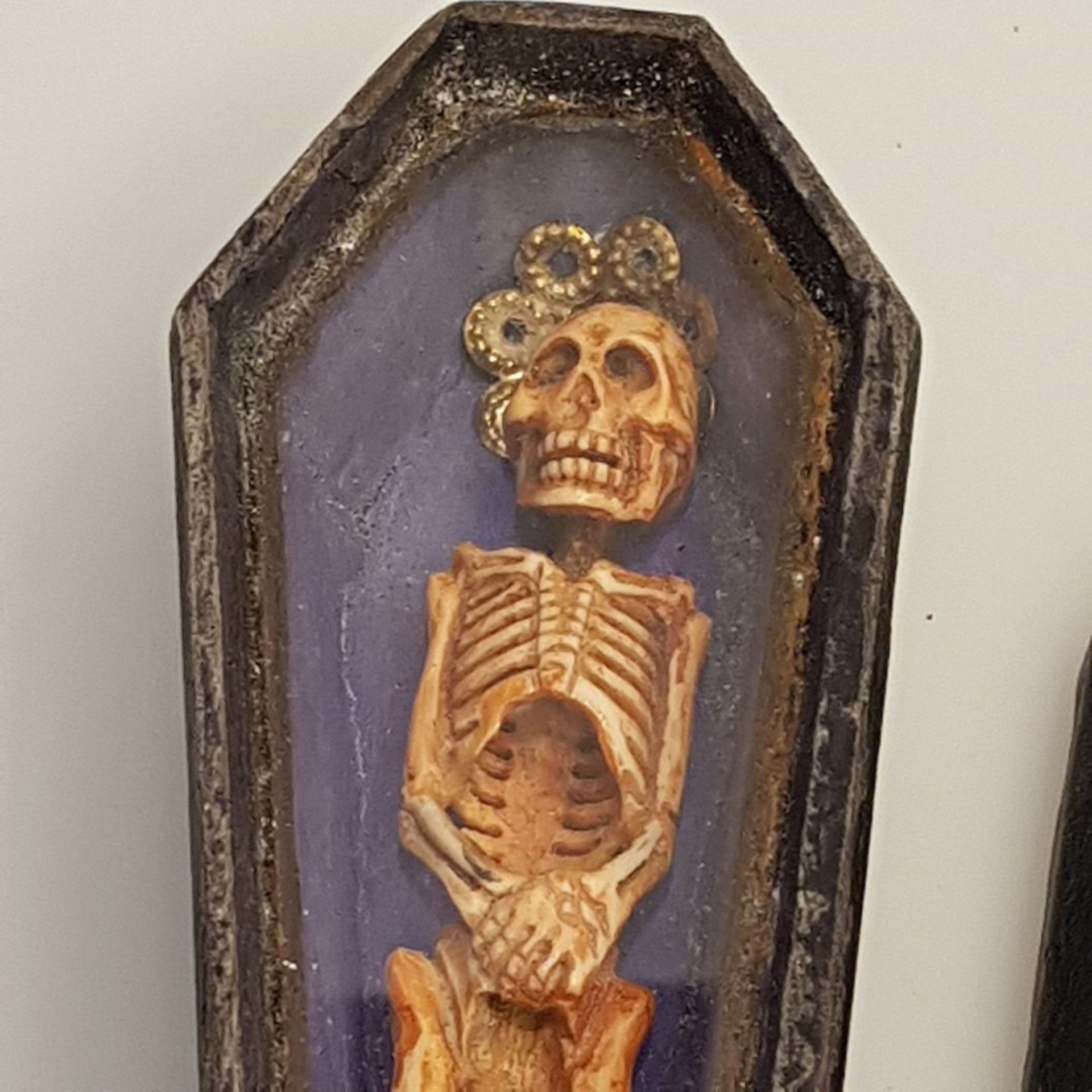Skelett im Sarg, dat. 1857, L: 29 cm, Horn, Memento mori, selten/museal - Bild 3 aus 4