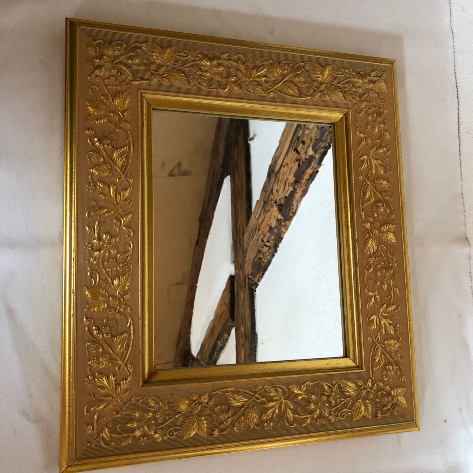 Spiegel, 39 x 35 cm, Goldrahmen