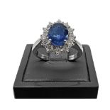 Ring with natural sapphire