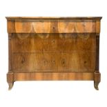 Chest of drawers veneered in walnut, with three drawers, top and sides in solid walnut, Nineteenth c