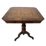Walnut wood table, Nineteenth century
