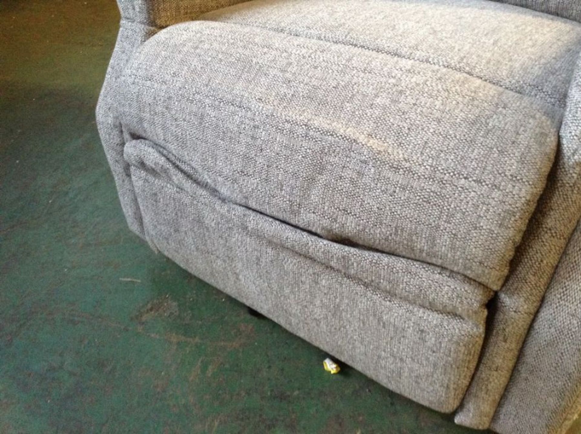 GREY RISE AND RECLINE CHAIR (DAMAGED) - Image 2 of 2