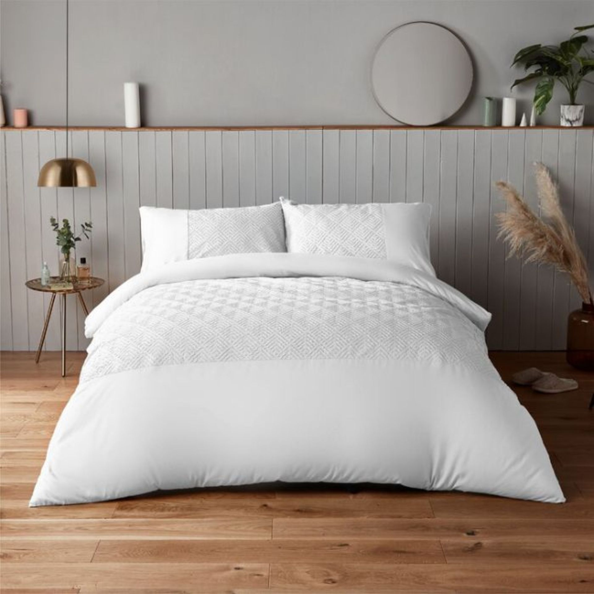 Silentnight, Silentnight Chevron Embossed Duvet Set (WHITE) (KINGSIZE) - RRP £29.38 (NIZ10536 -