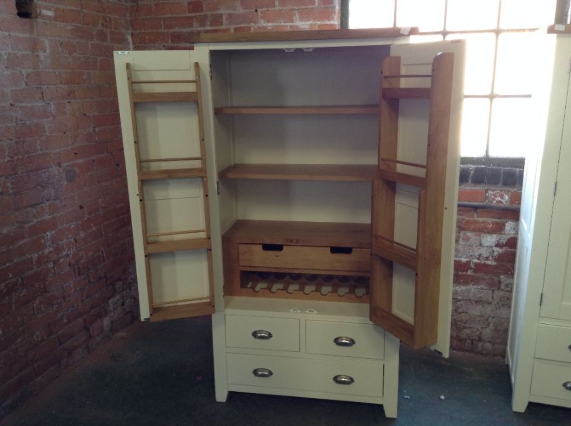 HAMPSHIREV IVORY AND OAK LARDER UNIT (DAMAGED) - Image 2 of 4