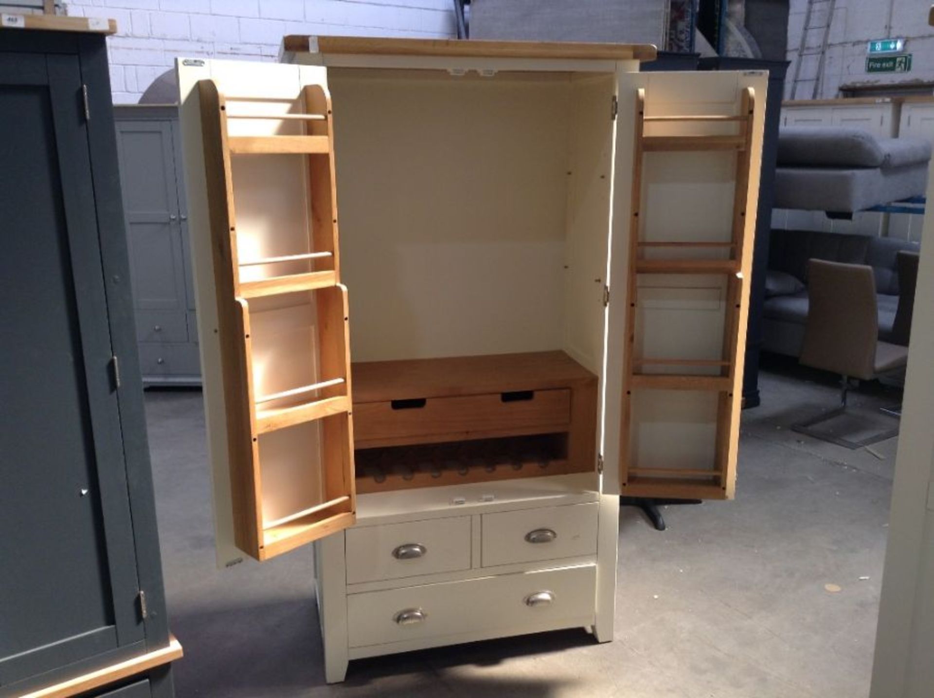 HAMPSHIRE IVORY PAINTED & OAK LARDER UNIT (DAMAGE) - Image 2 of 4