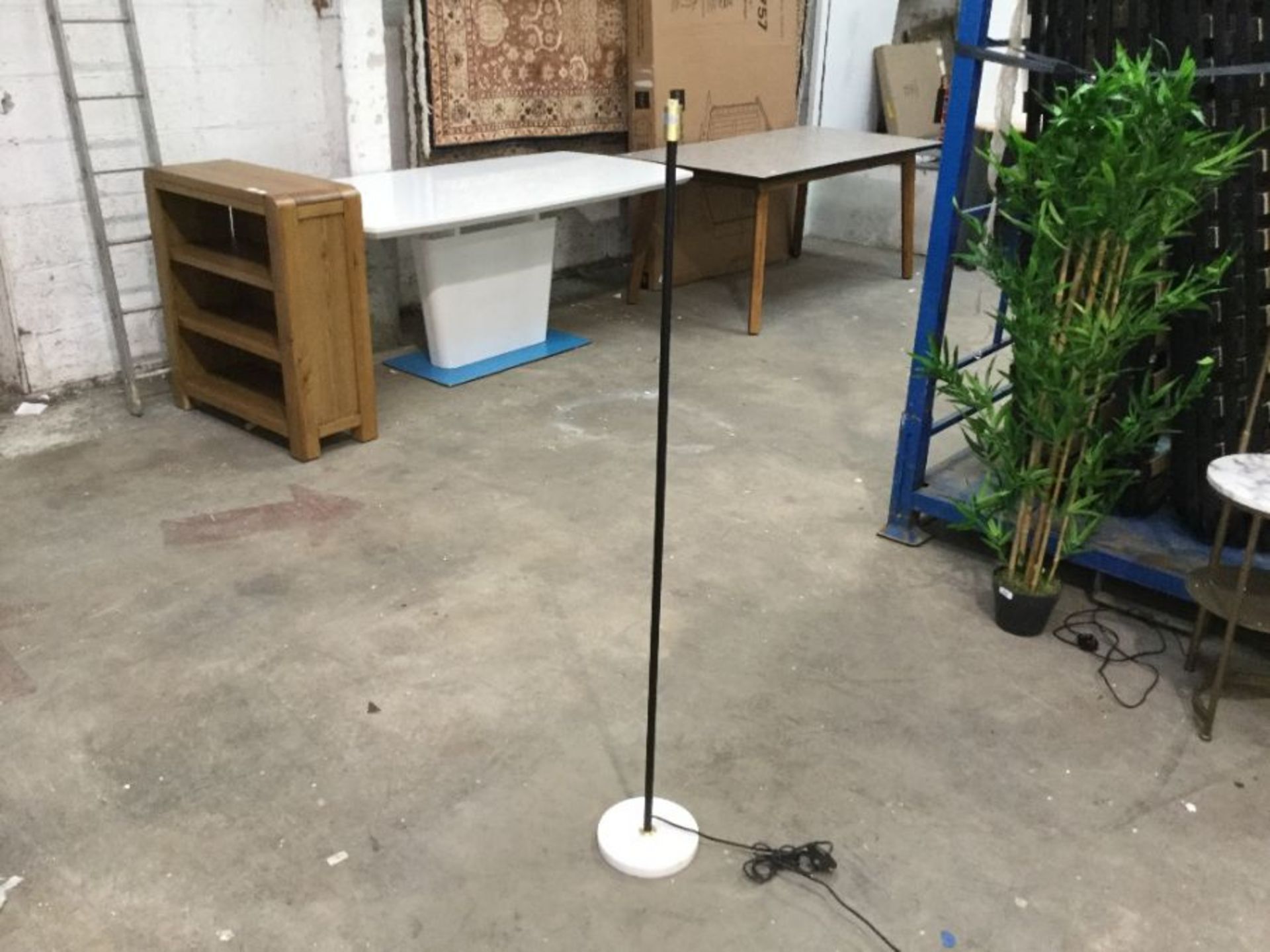 FLOOR LAMP NO SHADE