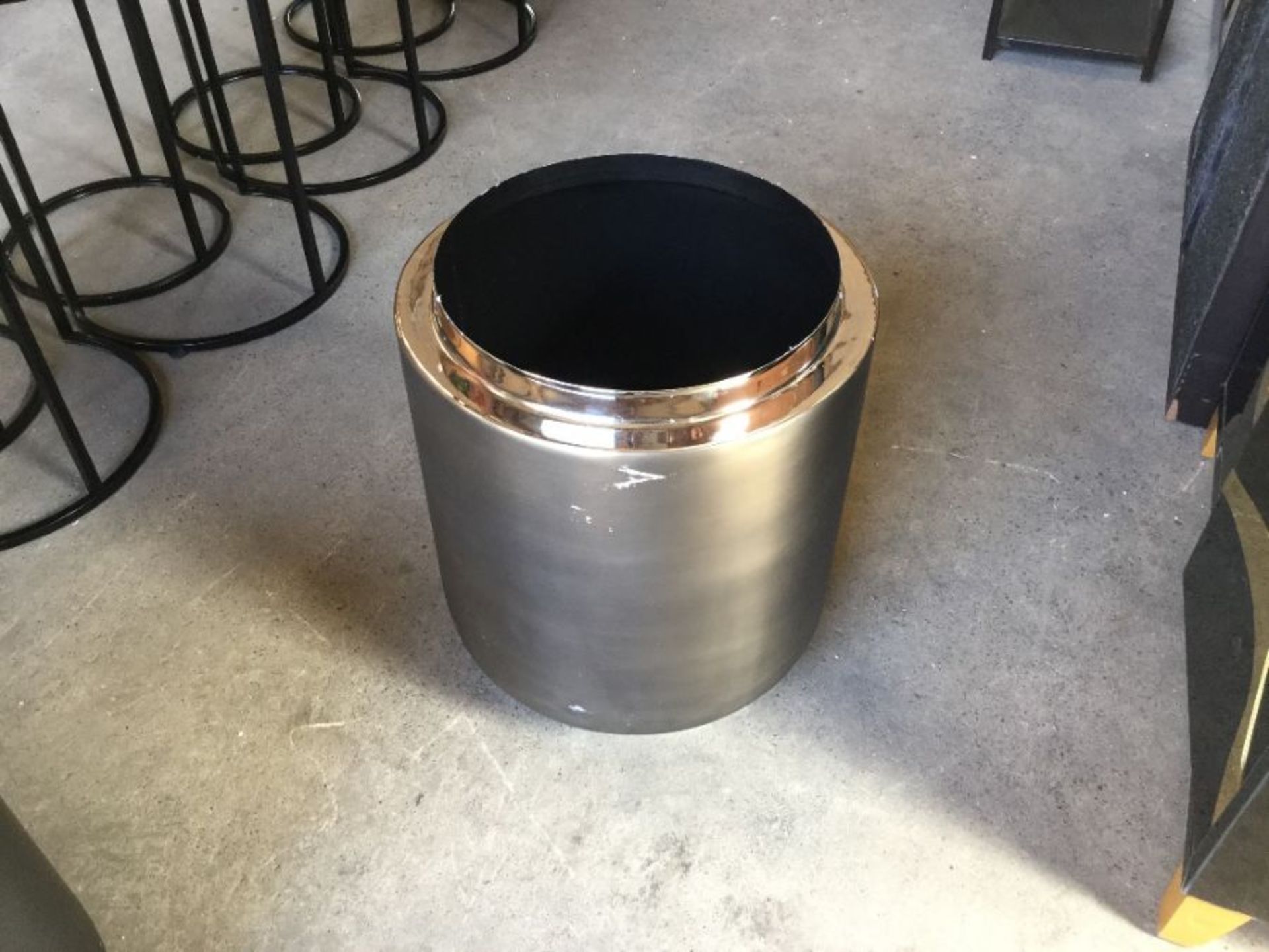 Arizona Silver rimmed burnished metal drum planter low RRP -£300 (QC 3 -703631)