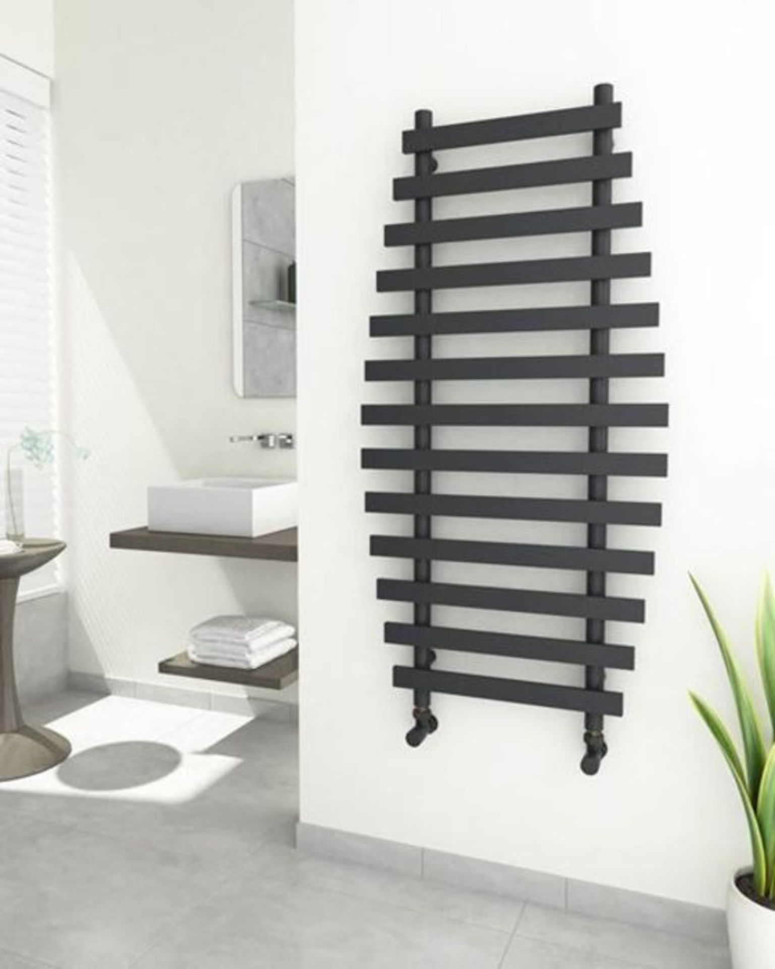 Rebrilliant,DIVERI Anthracite Bathroom Towel Rail 600Mm Wide 1200Mm High RRP -£195.99 (25000/13 - - Image 2 of 2