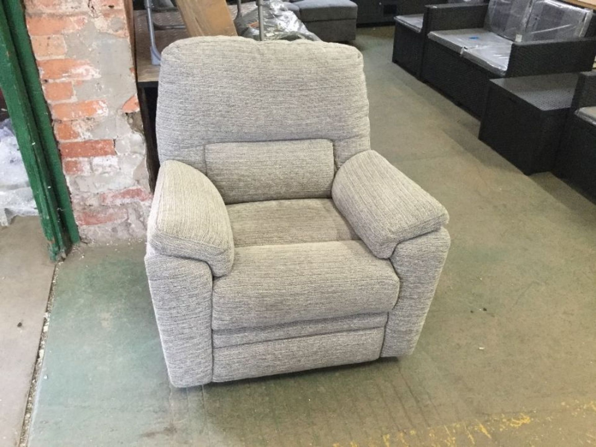 GREY FABRIC CHAIR (P6-WO1030735)