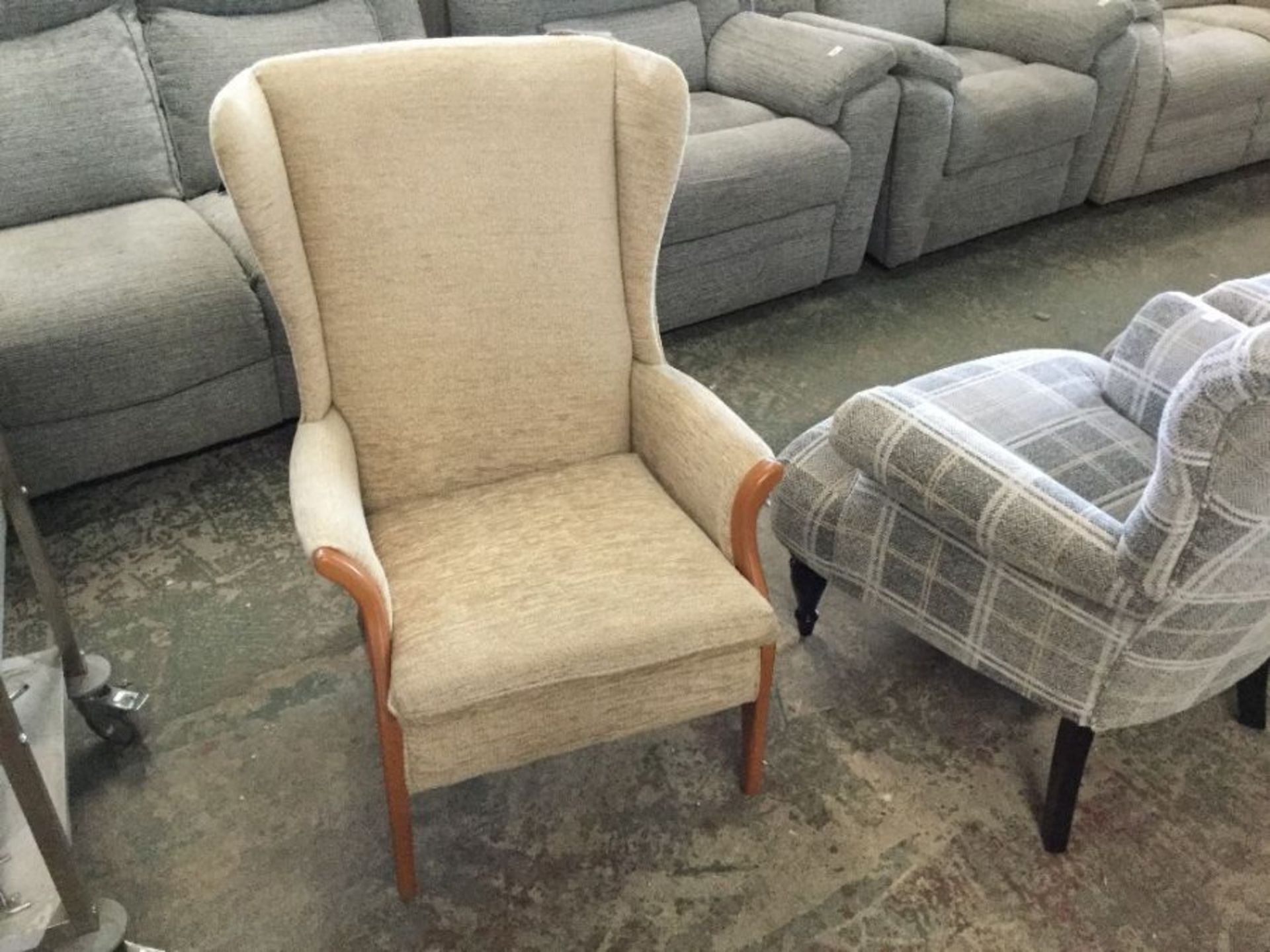 BEIGE FABRIC WING CHAIR (P-14 W01226935)