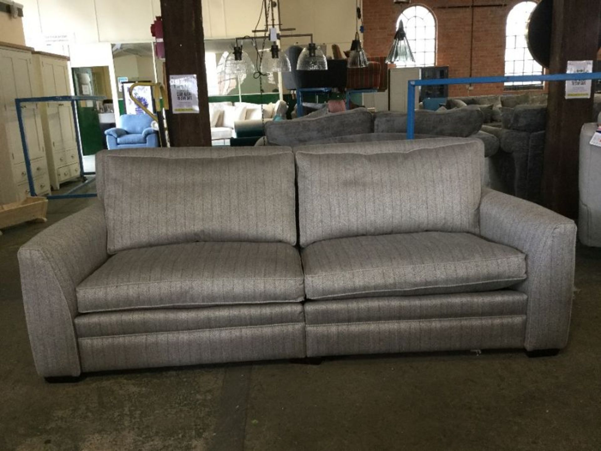 GREY STRIPPED 4 SEATER SOFA (P-14 W01161628)