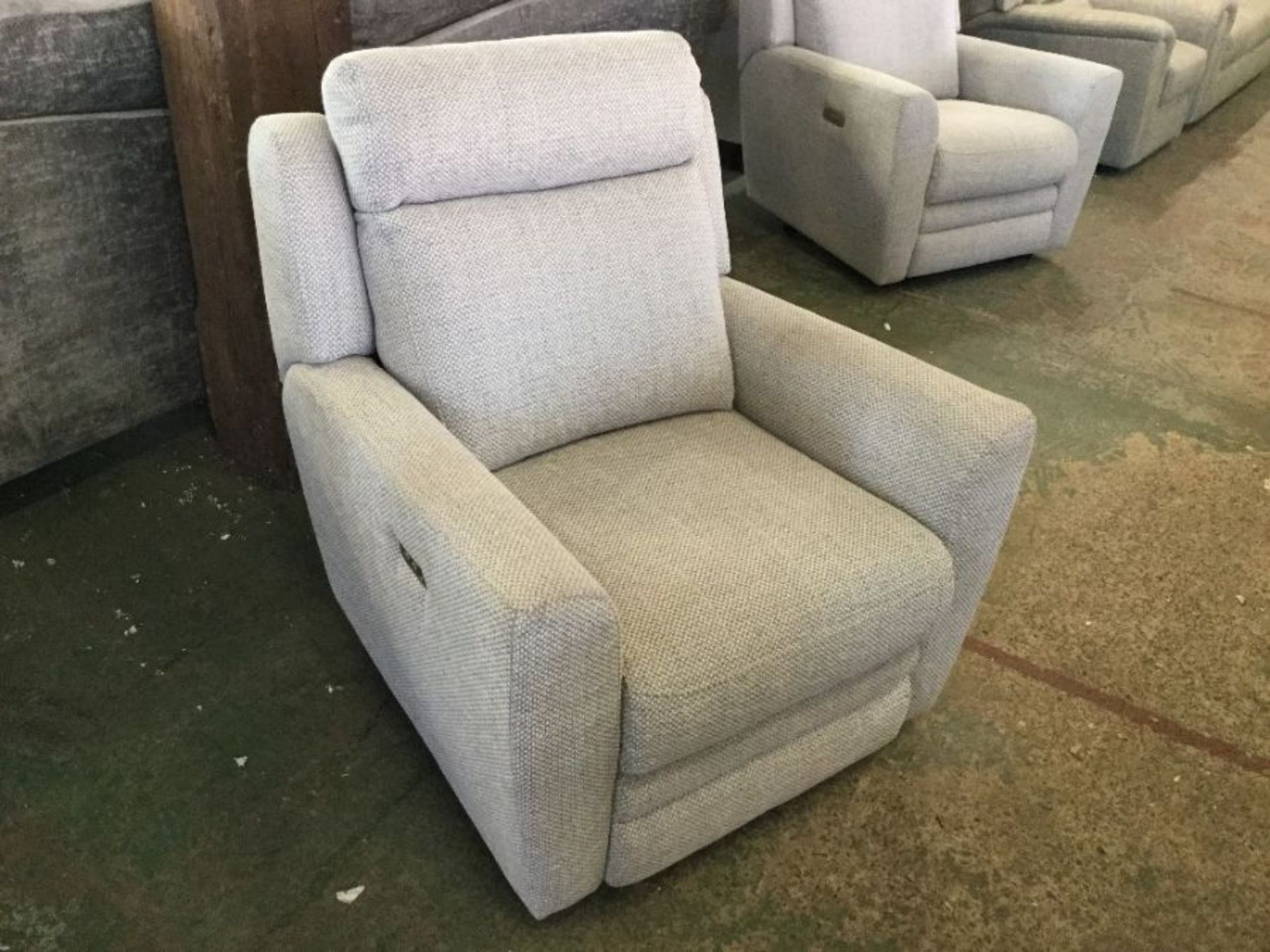 GREY PATTERNED ELECTRIC RECLINING CHAIR (P13-WO113