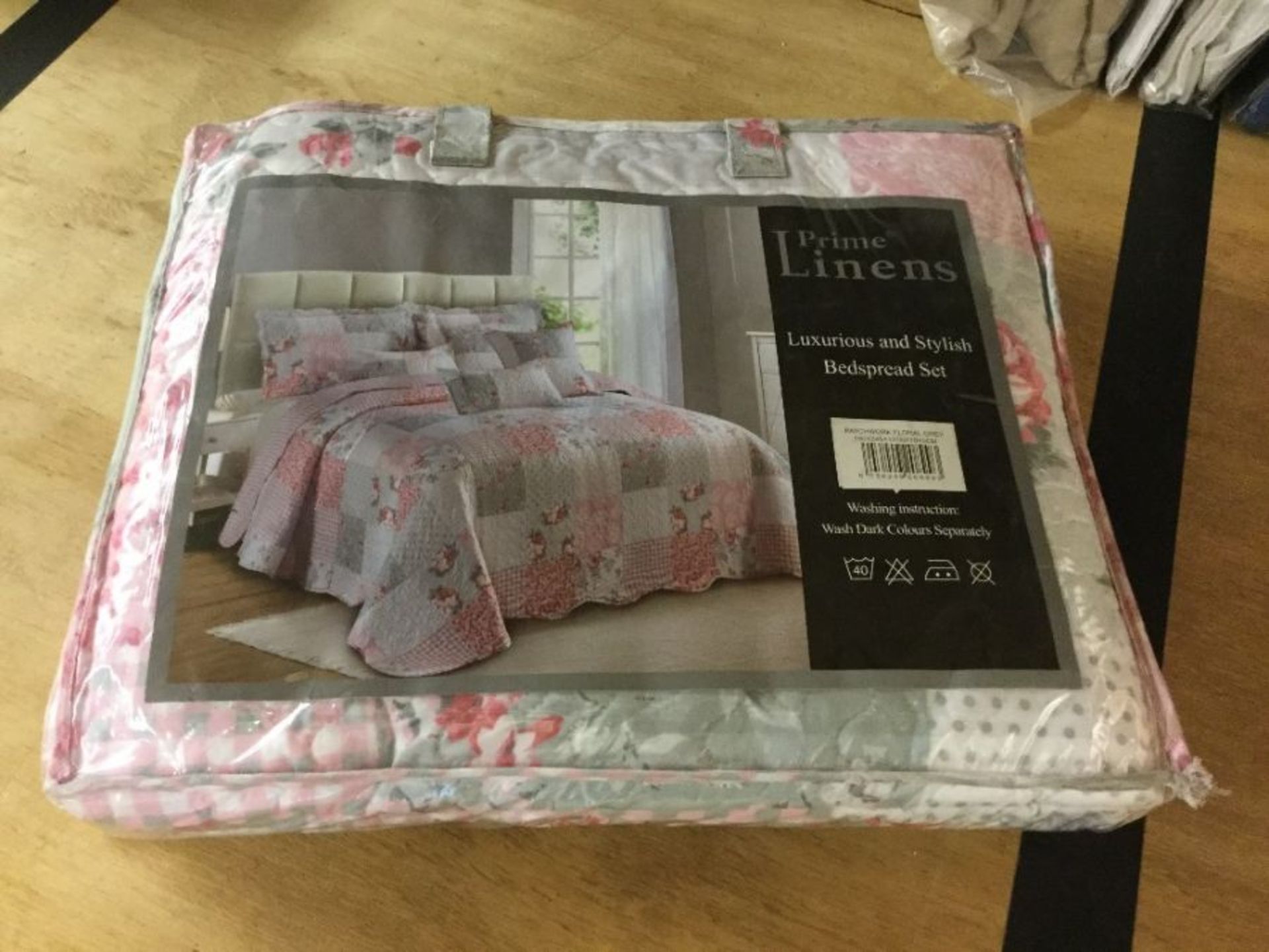 DETWILER SINGLE BEDSPREAD (PATCHWORK FLORAL GREY)