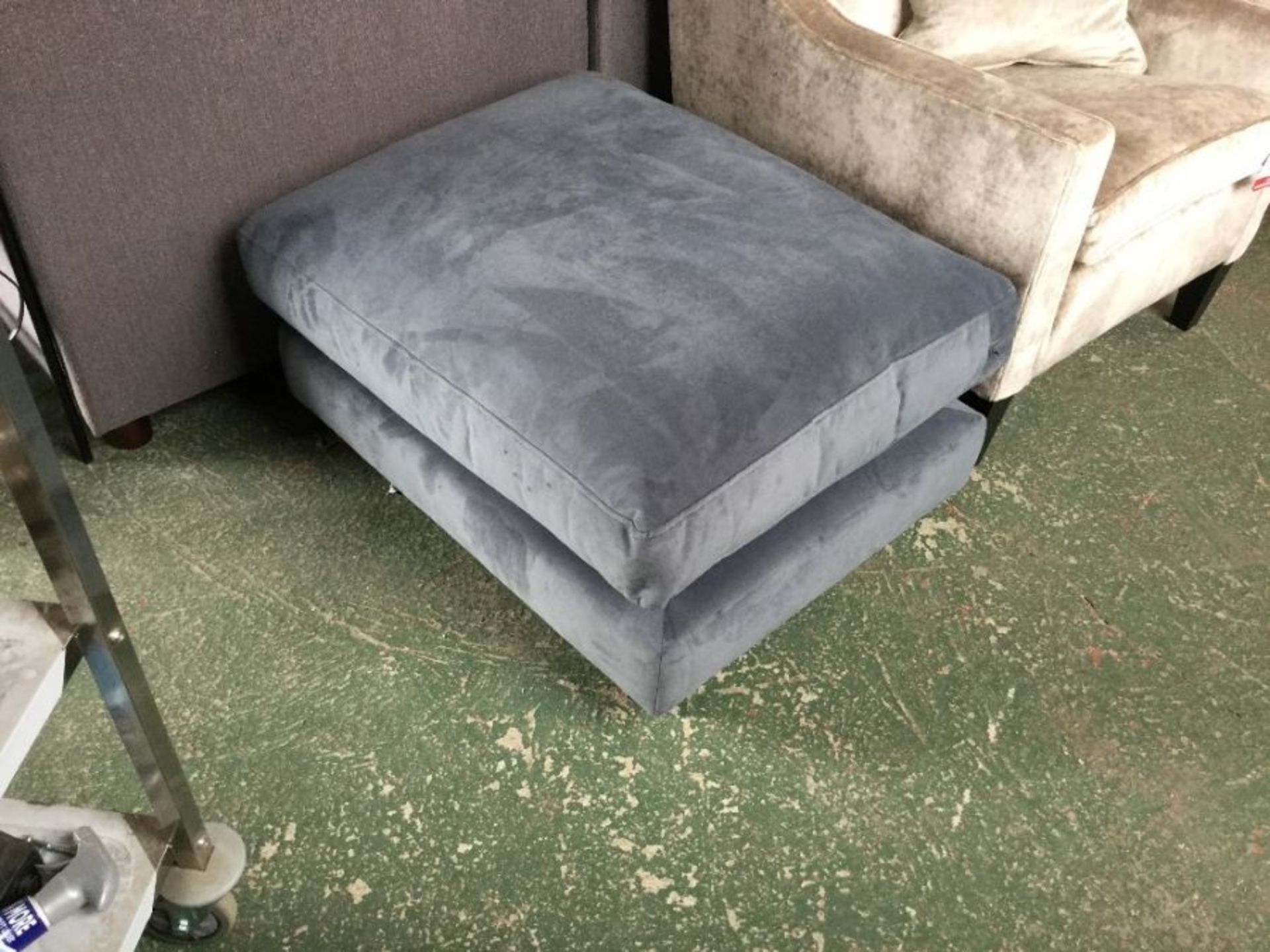 GREY VELVET FOOTSTOOL (P14-FIN-1-TLC-SL5)