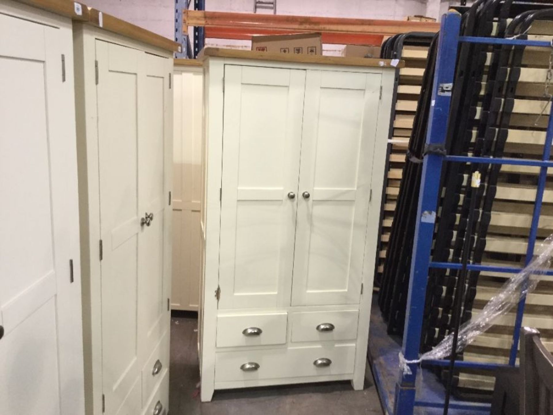 Hamshire ivory and oak larder unit (s73)(Damaged)