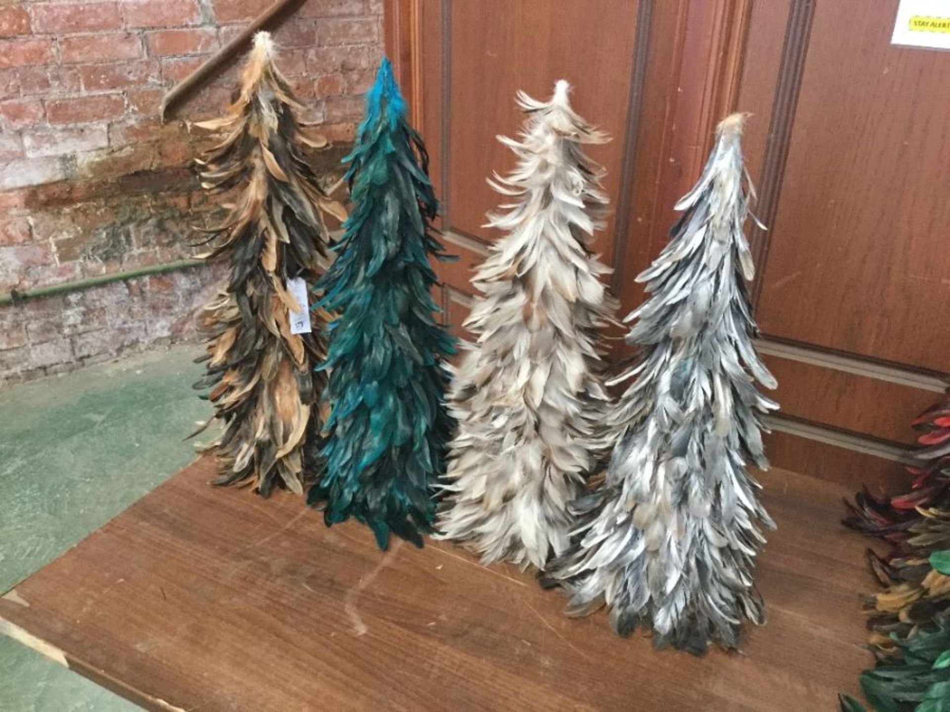 SET OF 4 LARGE FEATHER TRESS