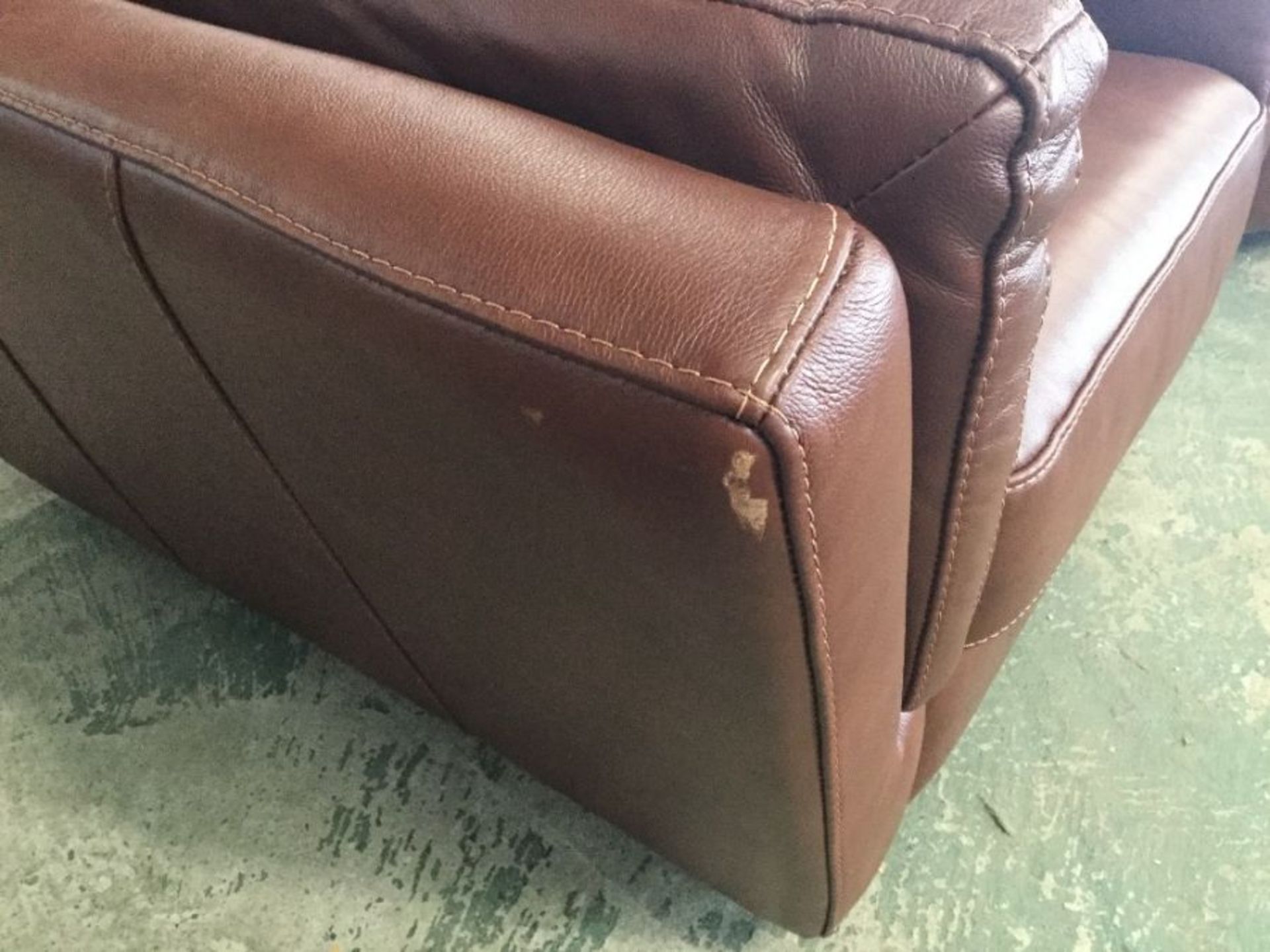 FELLINI TAN LEATHER 3 SEATER AND CHAIR (SCUFFED MISSING CORRECT FEET FAULTY ARM)(S1-9-10) - Image 2 of 4