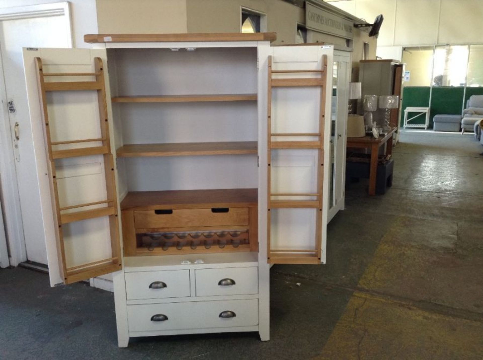 Hampshire White Painted Oak Large Larder Unit (DAM - Image 2 of 4