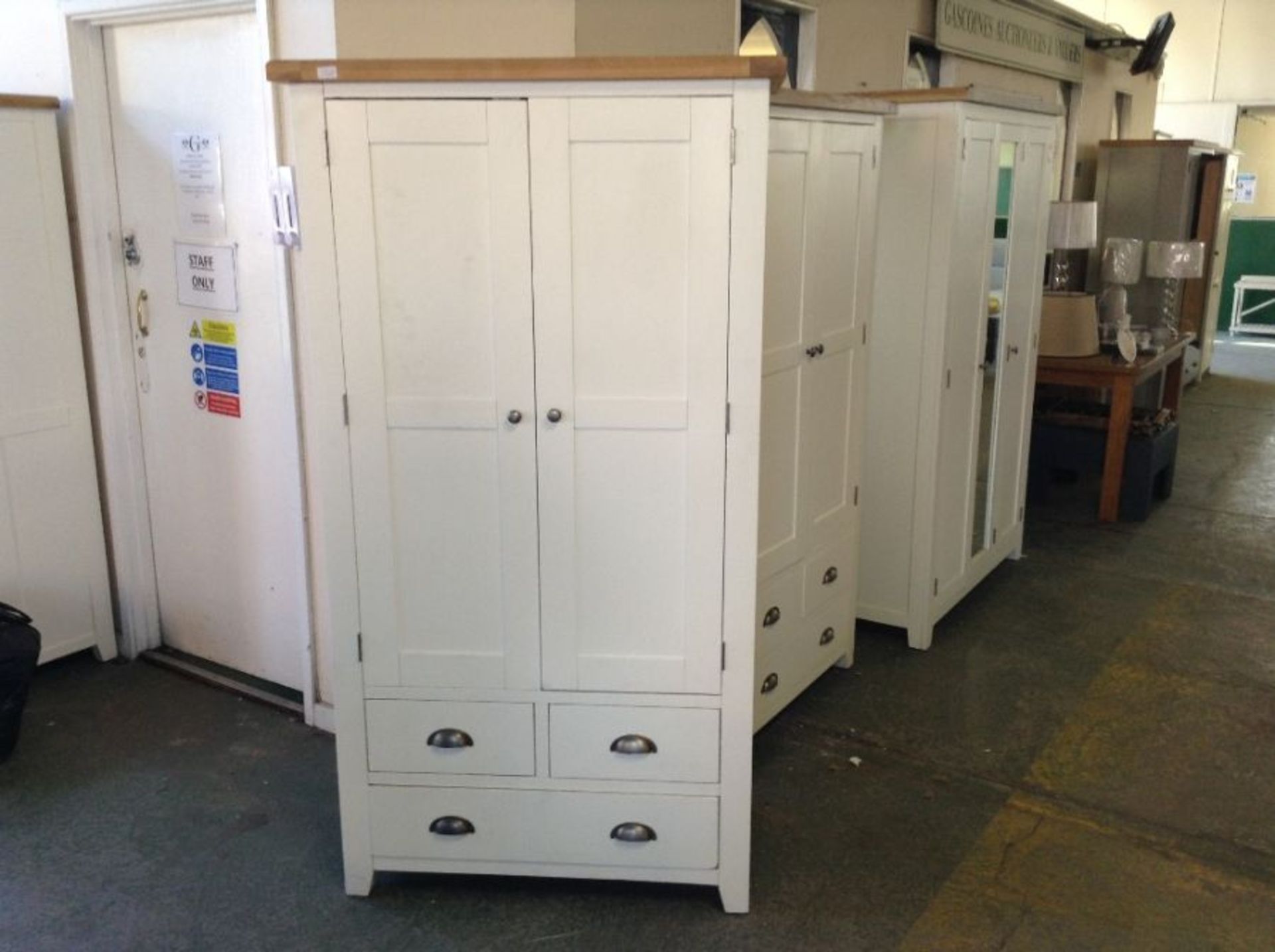 Hampshire White Painted Oak Large Larder Unit (DAM