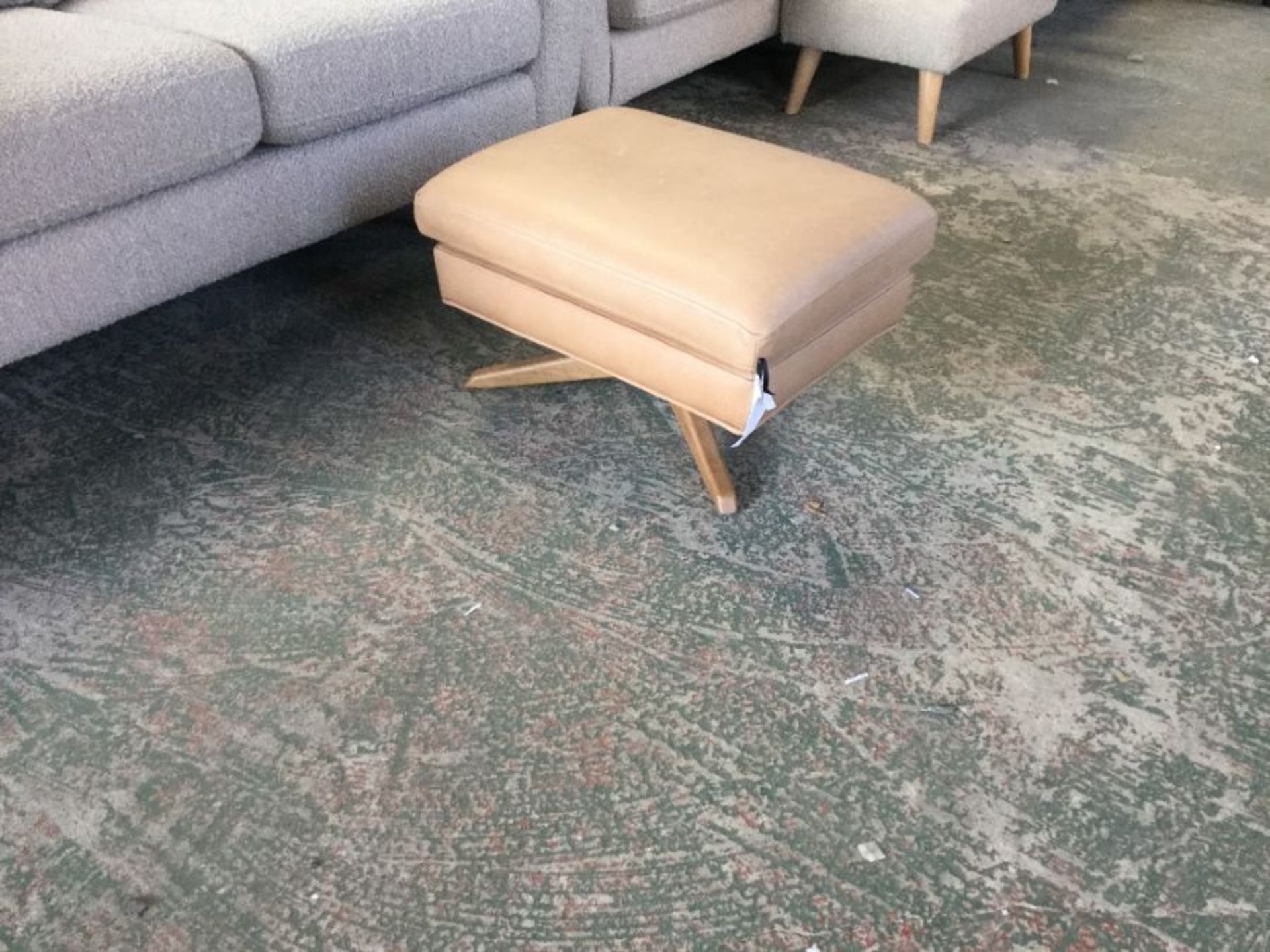 CREAM LEATHER FOOTSTOOL (BROKEN FOOT) (P20- W01799