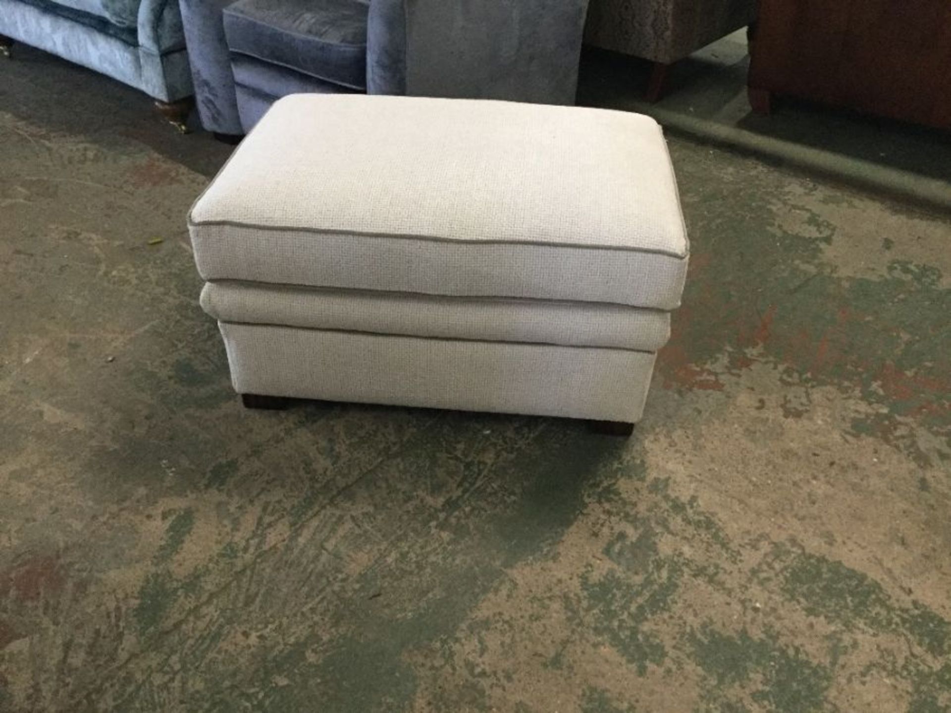 NATURAL FABRIC FOOTSTOOL (P20- W01143565)