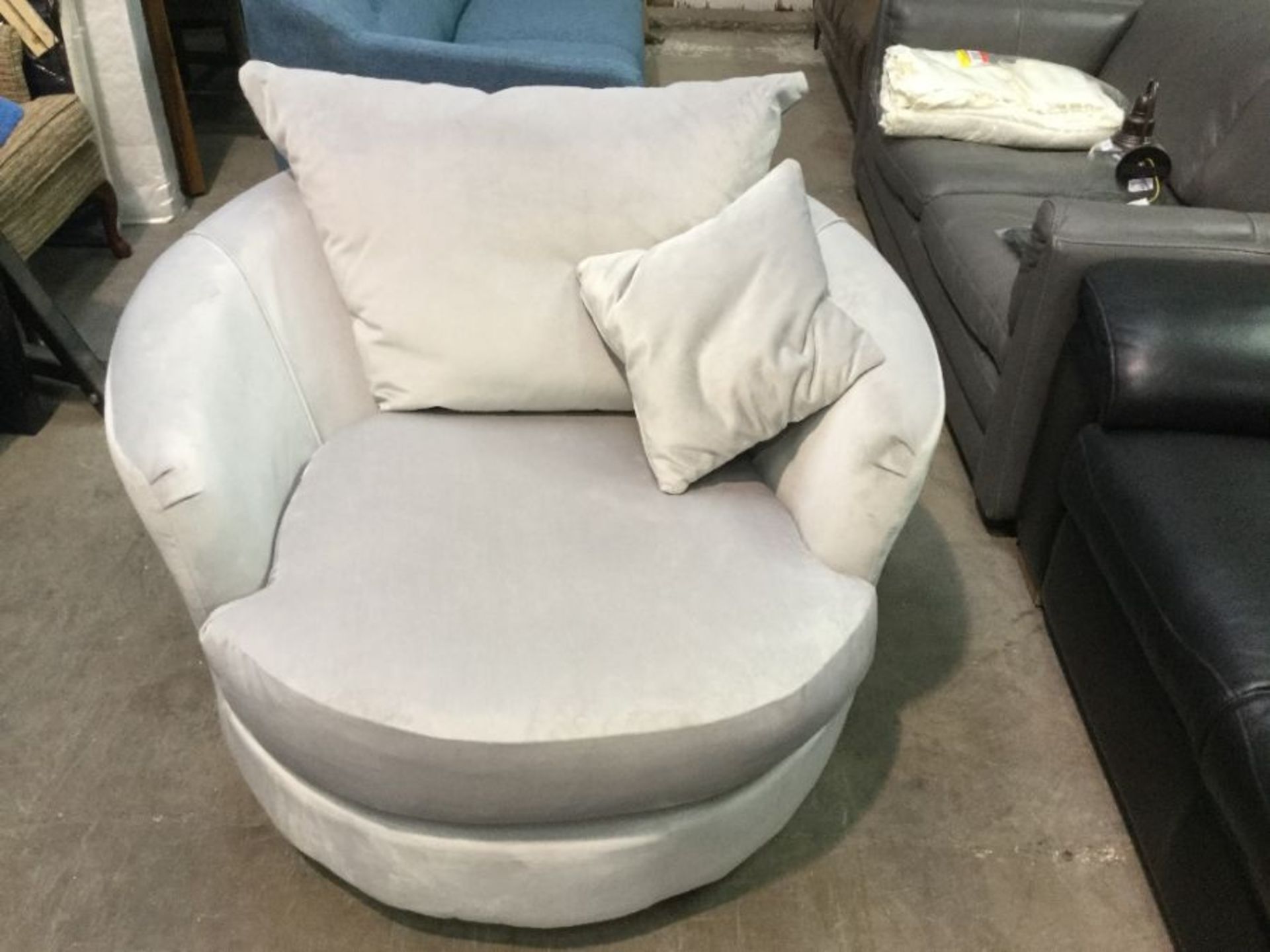 TALLULAH GREY VELVET SWIVEL CHAIR (S1-41)