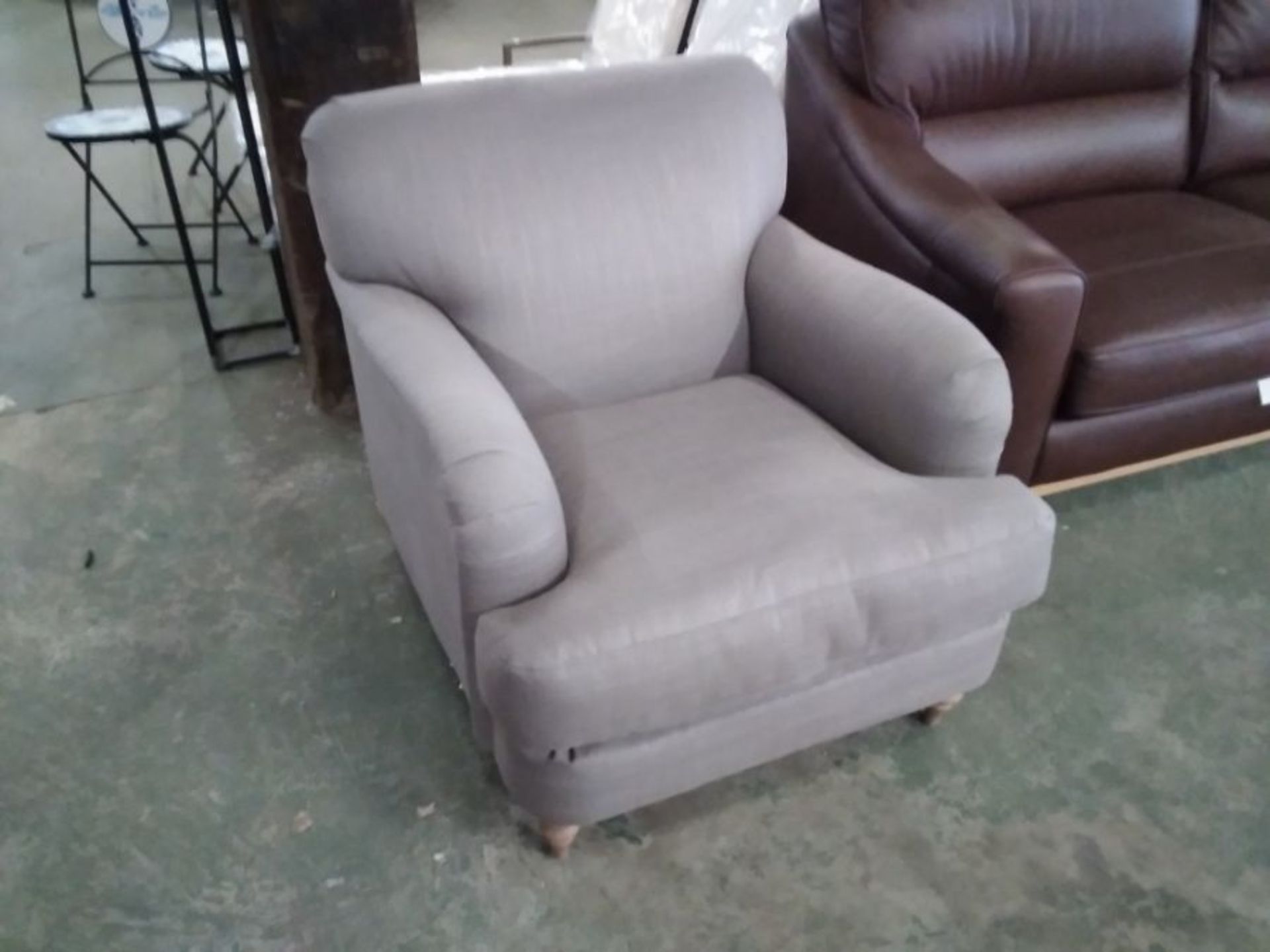 BEIGE PATTERN ACCENT CHAIR (RIP ON BACK) (P18 - WO