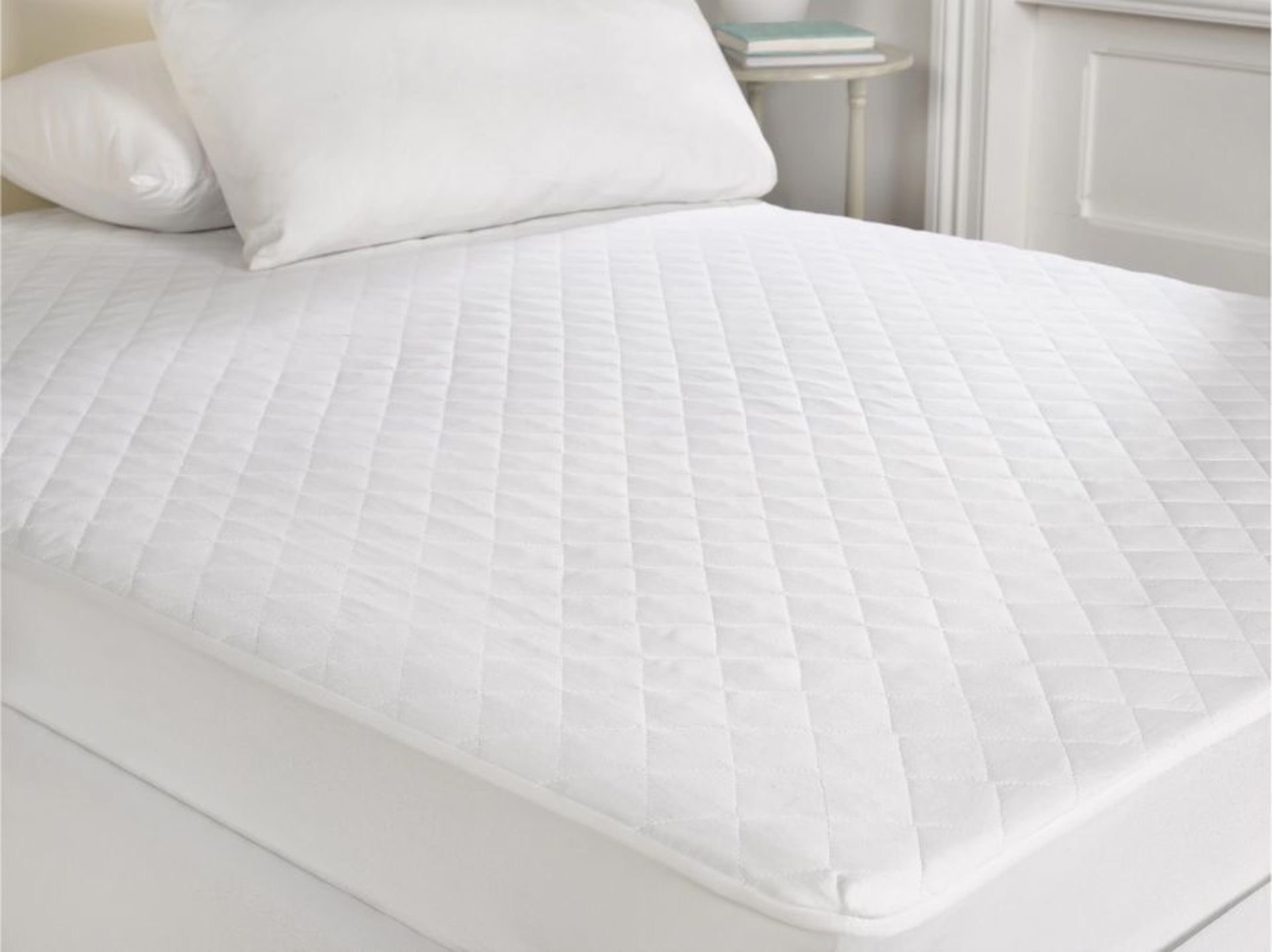 Cascade Home, Cascade Home Hypoallergenic Fitted Mattress Protector (DOUBLE) (190cm L X 135cm W) -