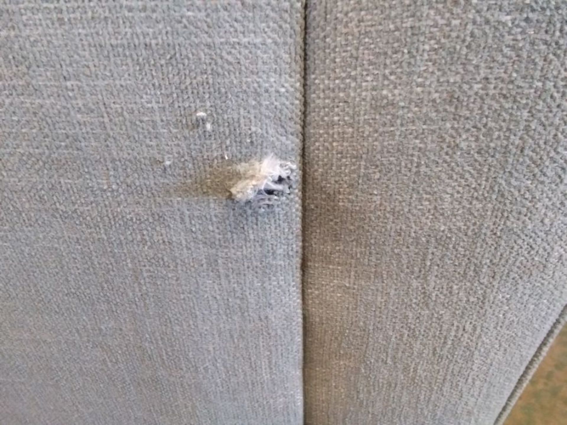 GREEN FABRIC 3 SEATER SOFA (RIPPED DIRTY)(TROO2751 - Image 3 of 3