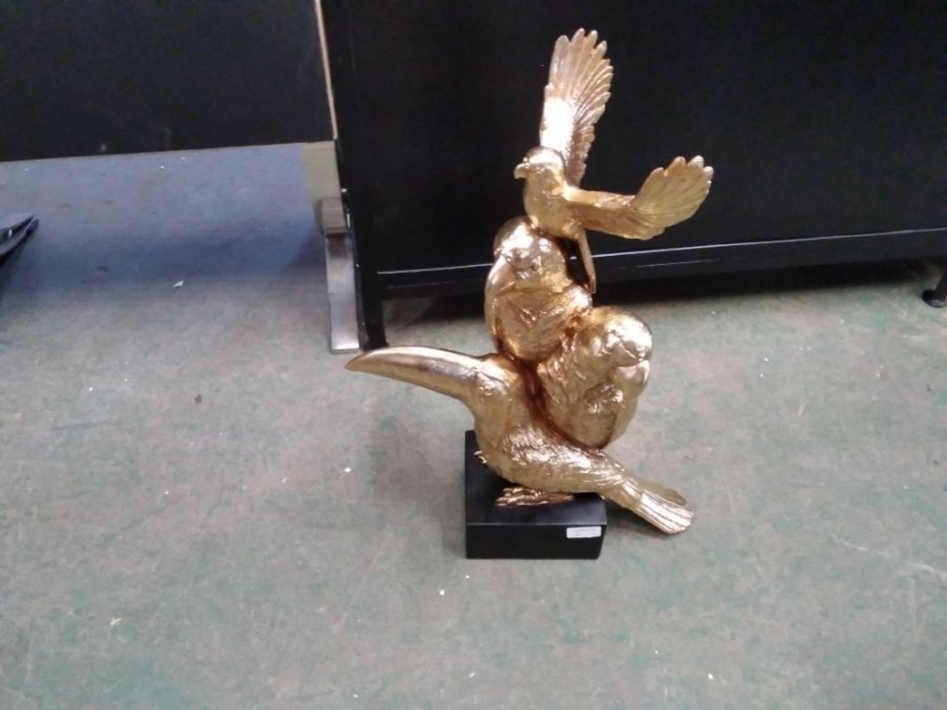 Birds Sculpture in Gold (45 -434 -832805)