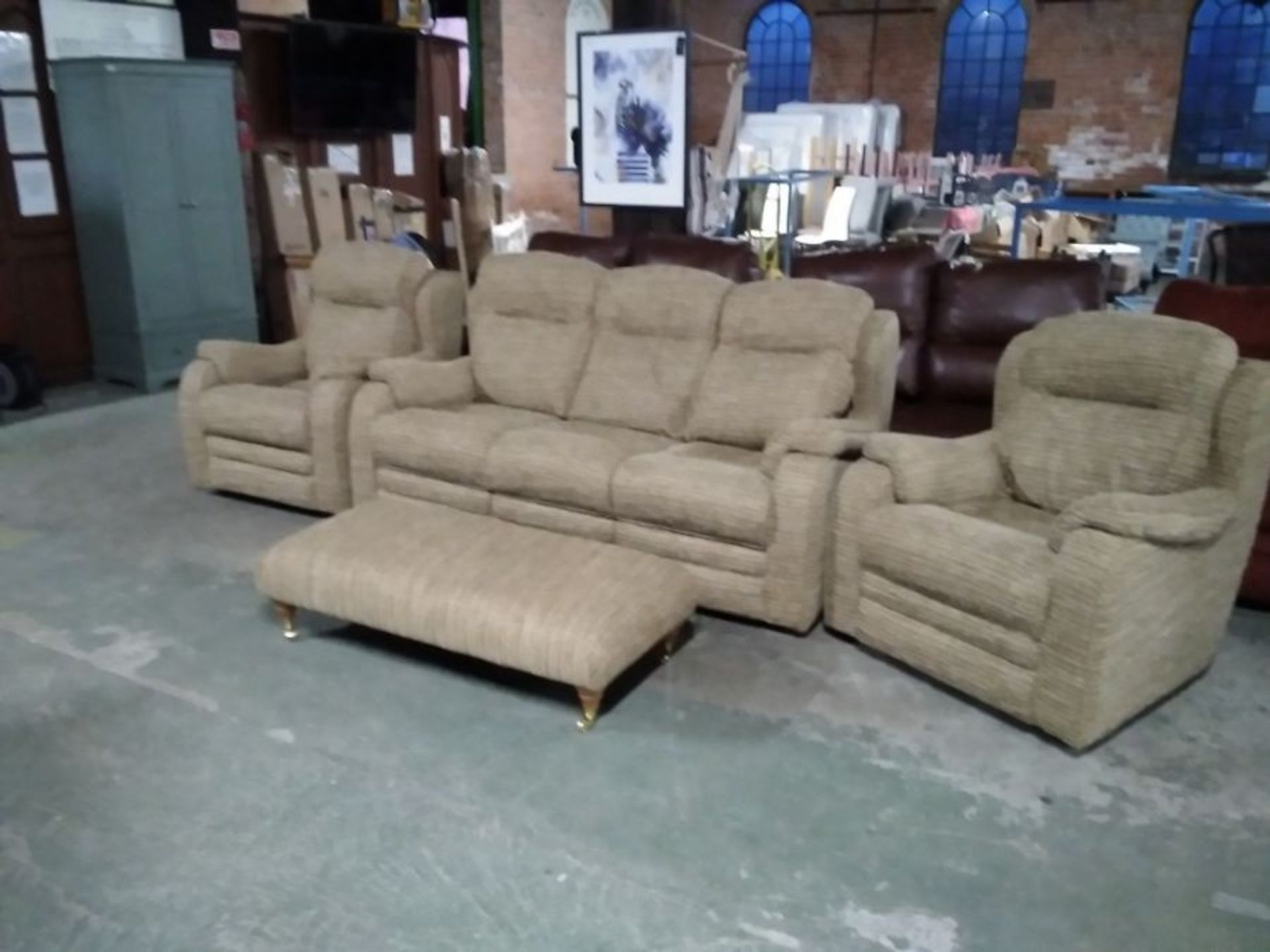 BISCUIT PATTERNED HIGH BACK 3 SEATER SOFA 2 X CHAI - Image 2 of 2