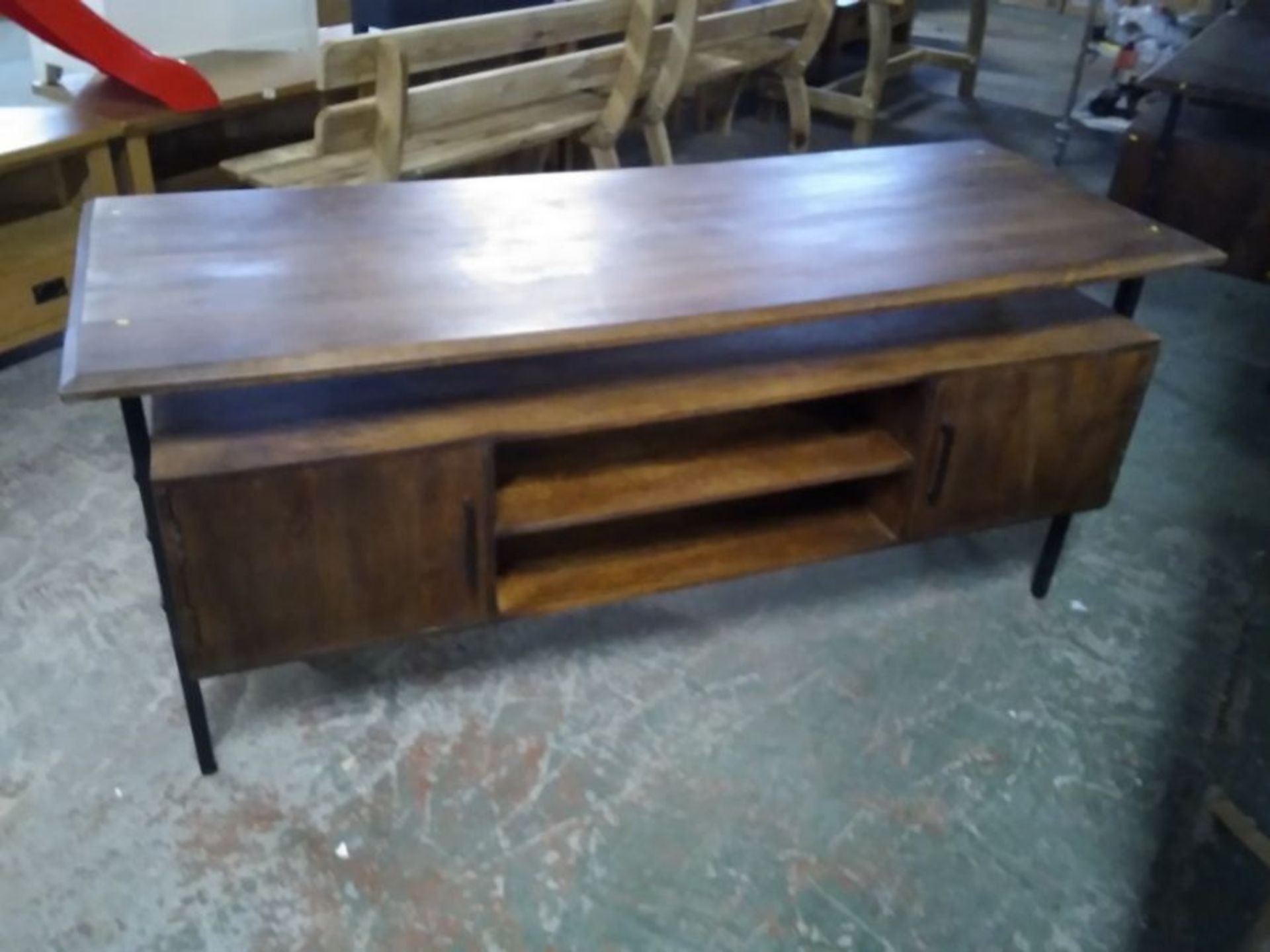 Mandello Wooden Feature Desk (B/7 -QC15 -704734)(DAMAGED) - Image 2 of 4
