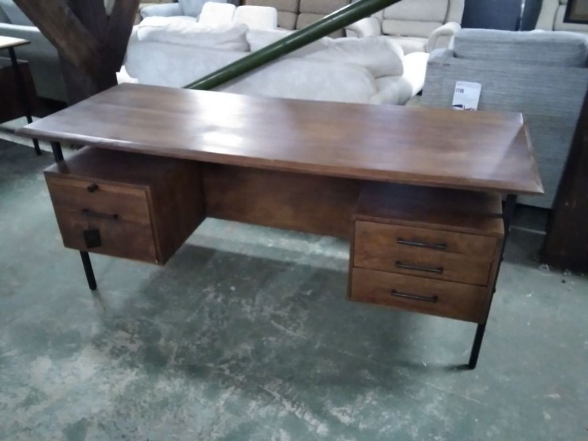 Mandello Wooden Feature Desk (B/4 -QC12 -704734)(DAMAGED)