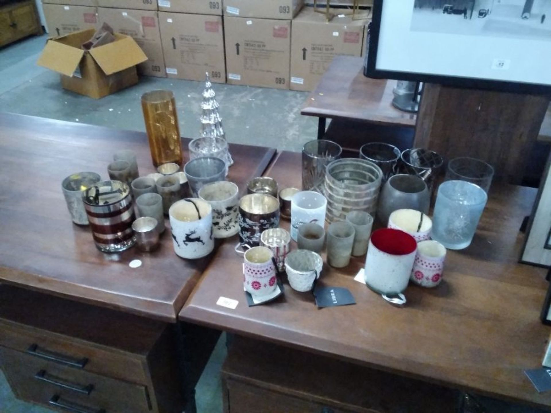 QUANTITY OF ASSORTED CANDLE HOLDERS