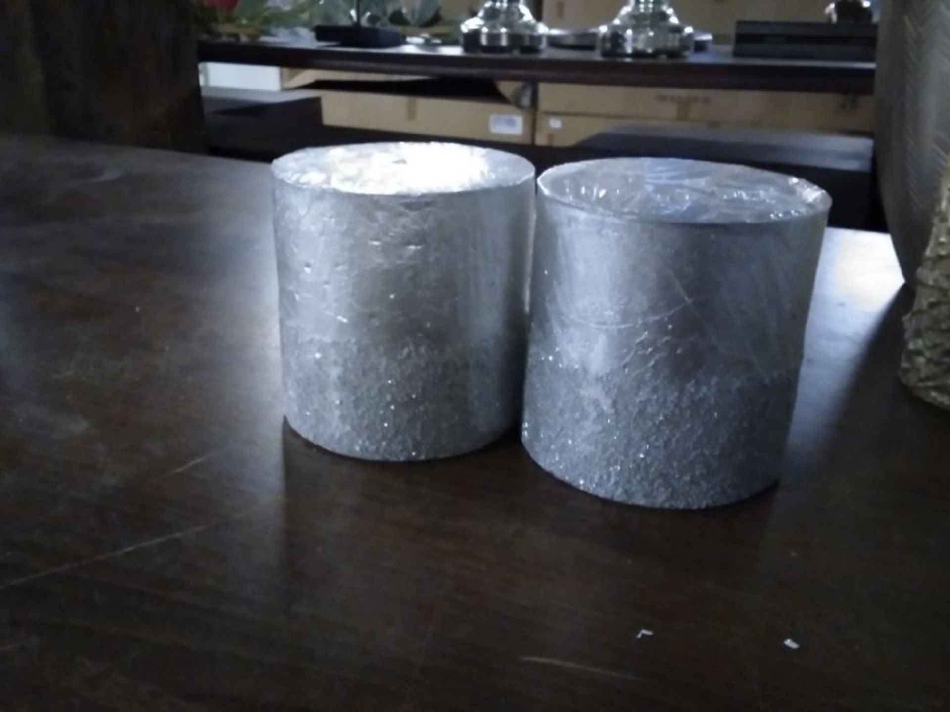 Silver Glitter Pillar Candle 10x10cm - Xmas (B/156 -424 -833414)x 2